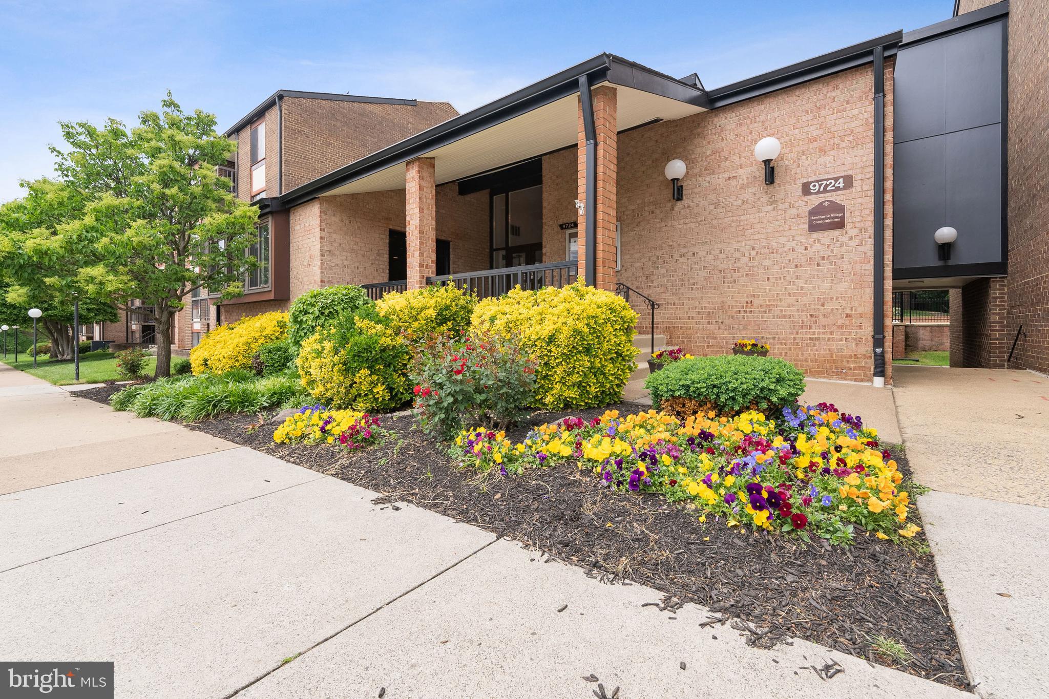 HAWTHORNE VILLAGE - Residential