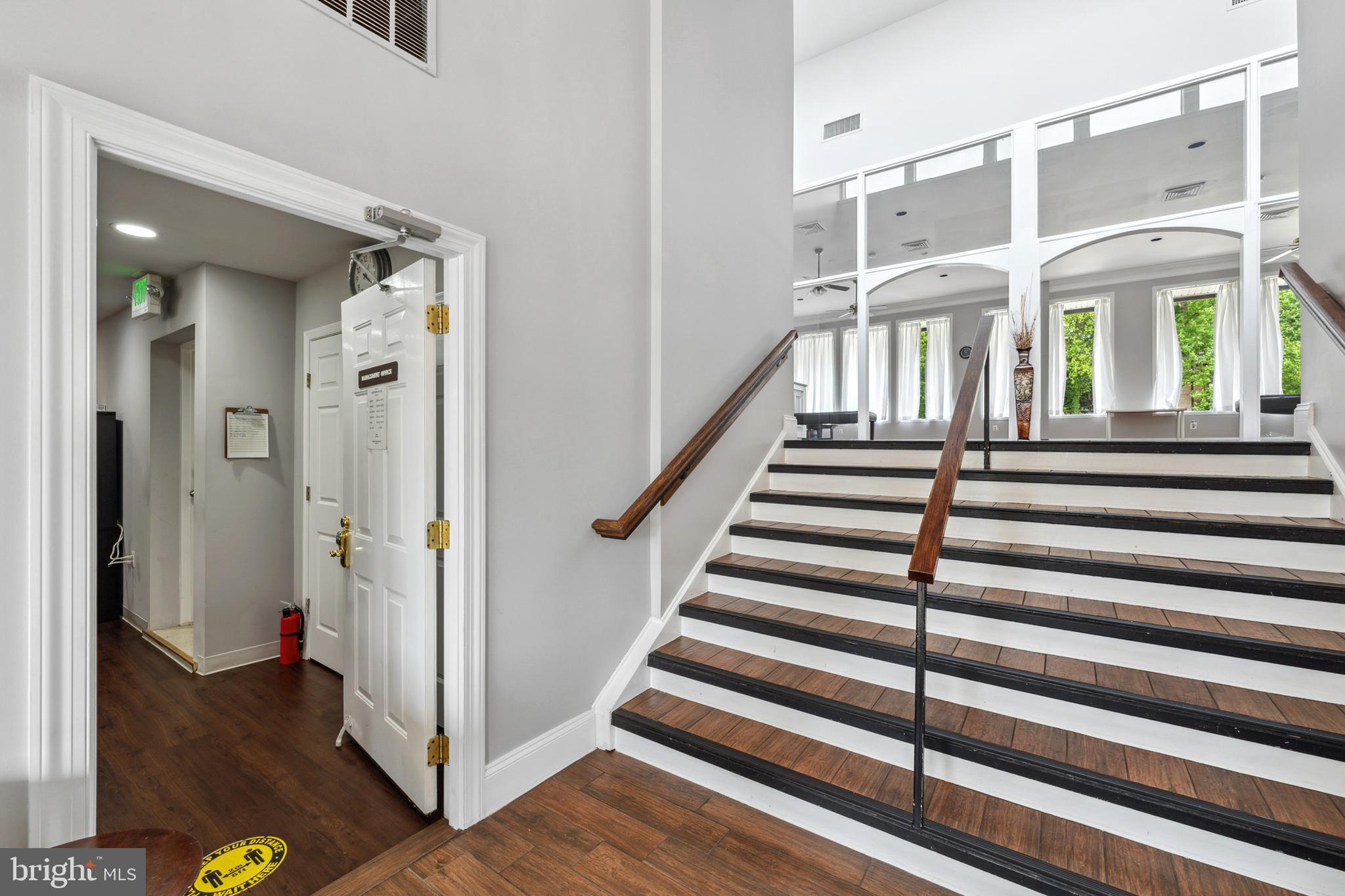 HAWTHORNE VILLAGE - Residential