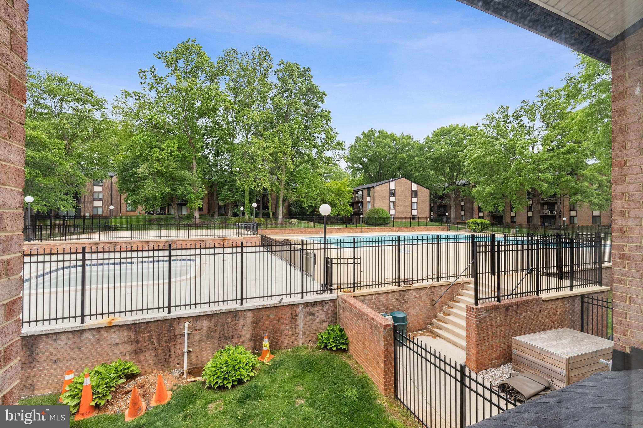 HAWTHORNE VILLAGE - Residential