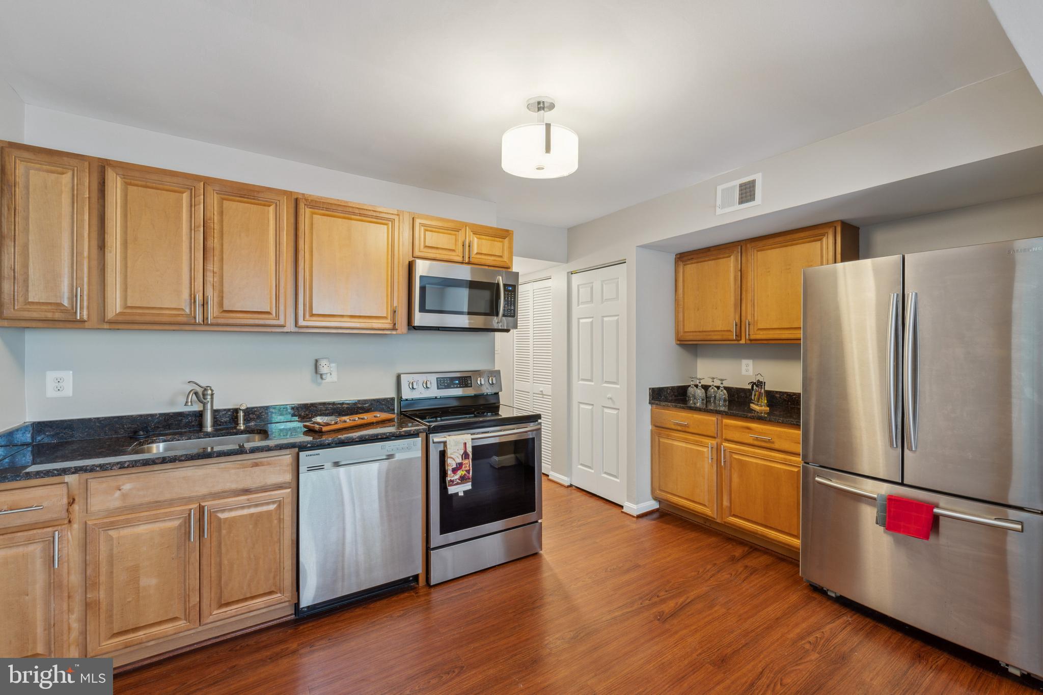HAWTHORNE VILLAGE - Residential