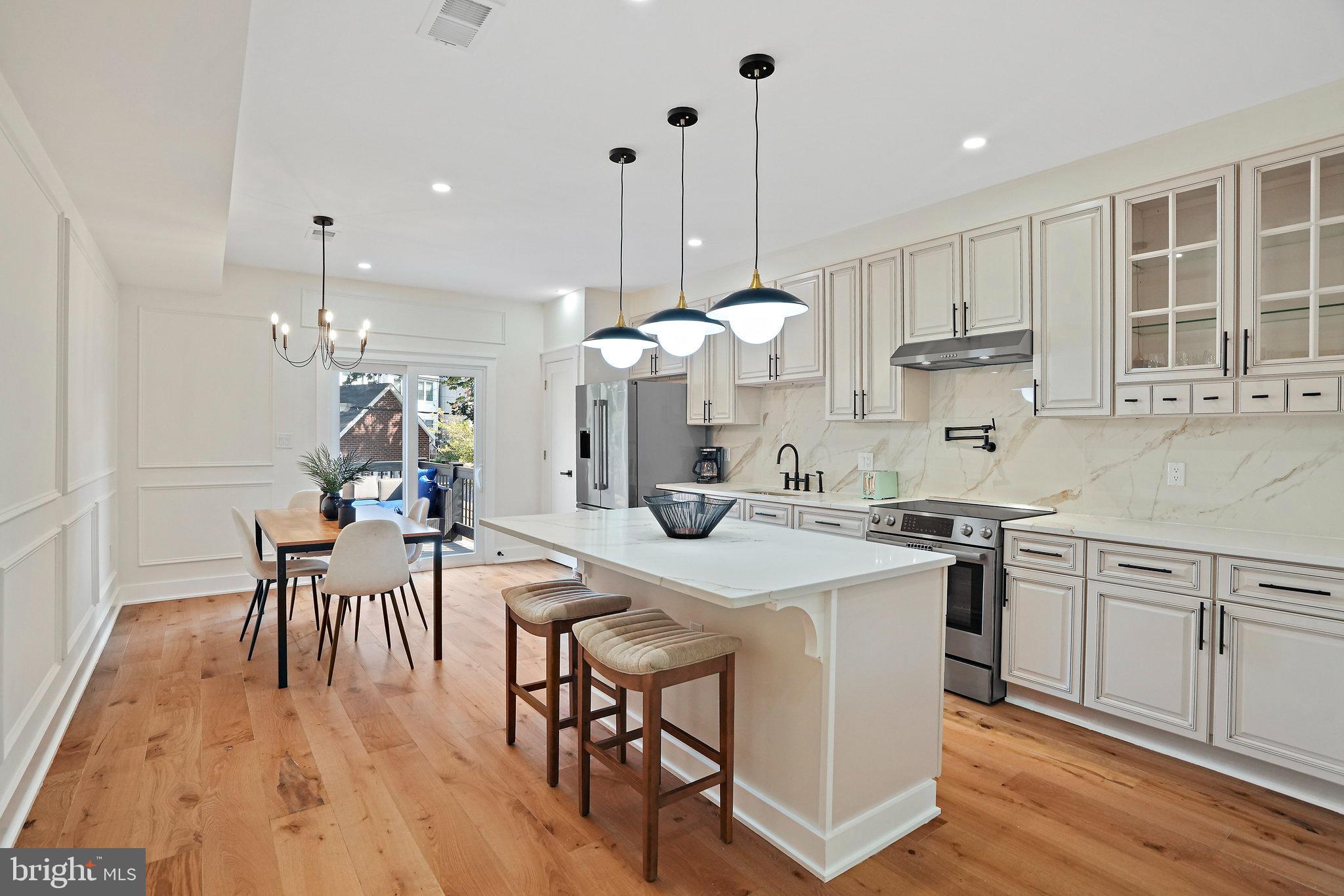 CAPITOL HILL - Residential