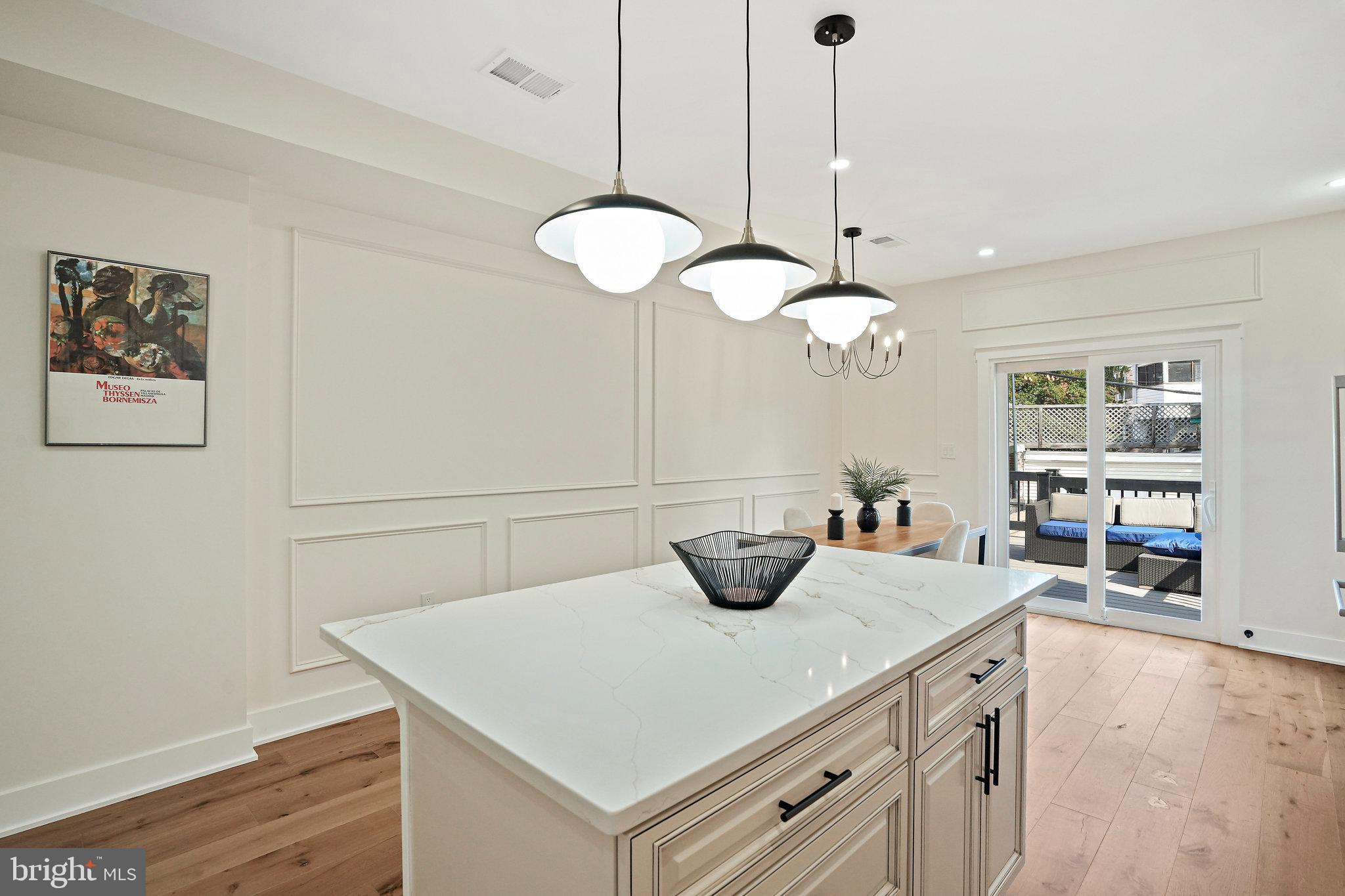 CAPITOL HILL - Residential