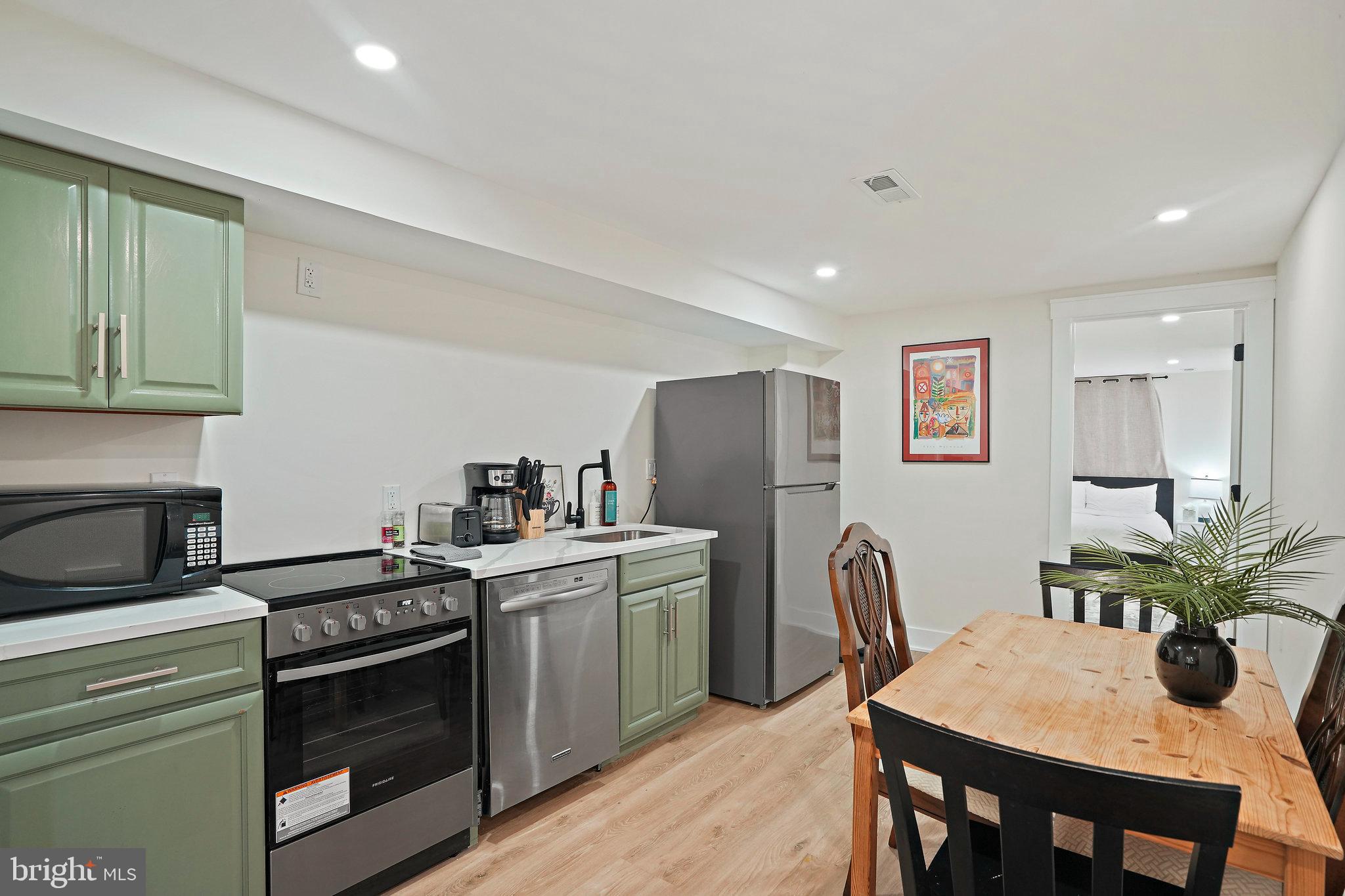 CAPITOL HILL - Residential