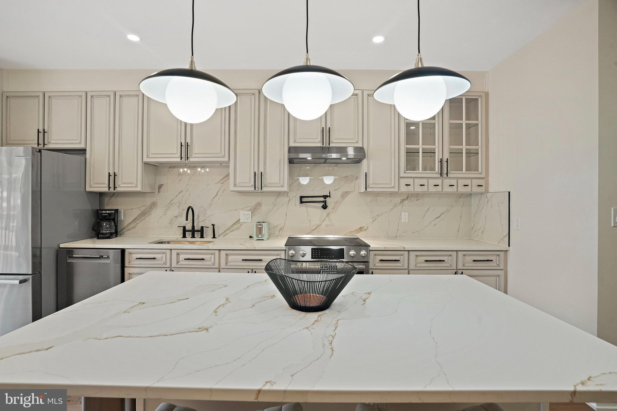 CAPITOL HILL - Residential