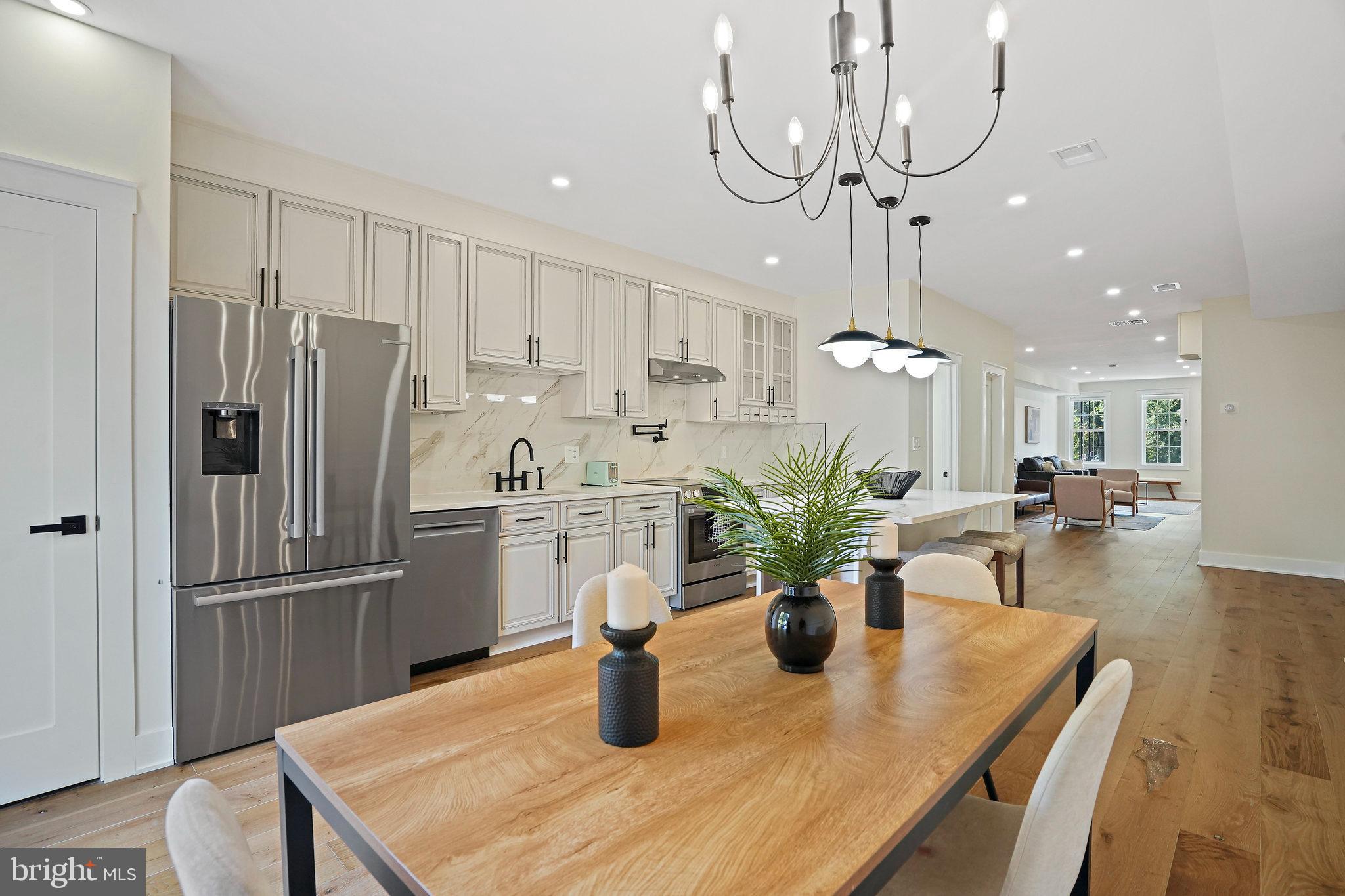 CAPITOL HILL - Residential