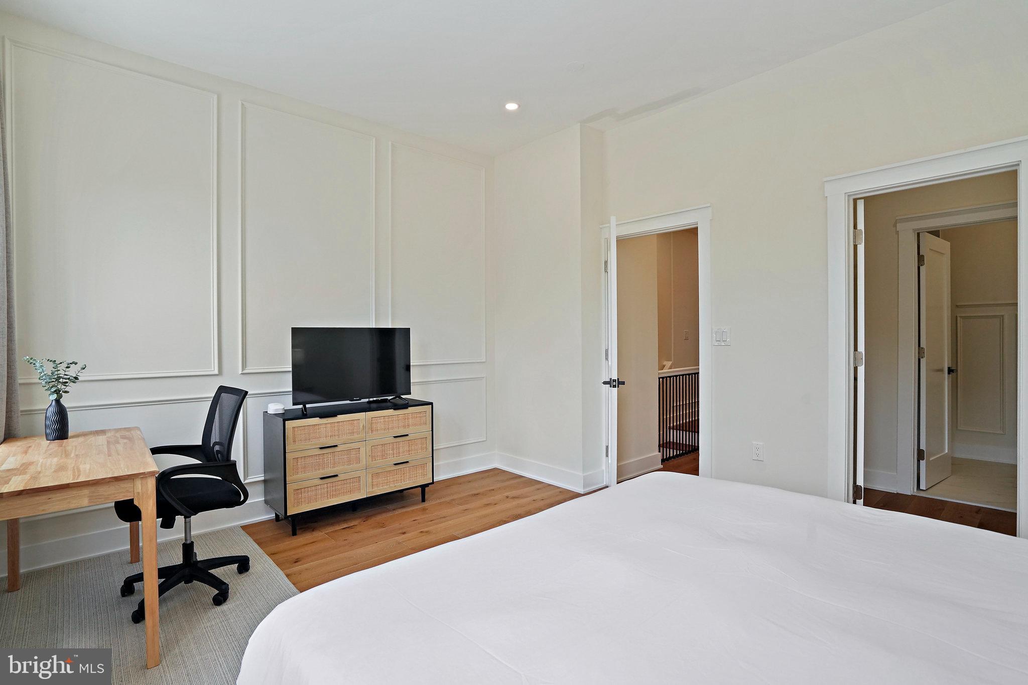 CAPITOL HILL - Residential