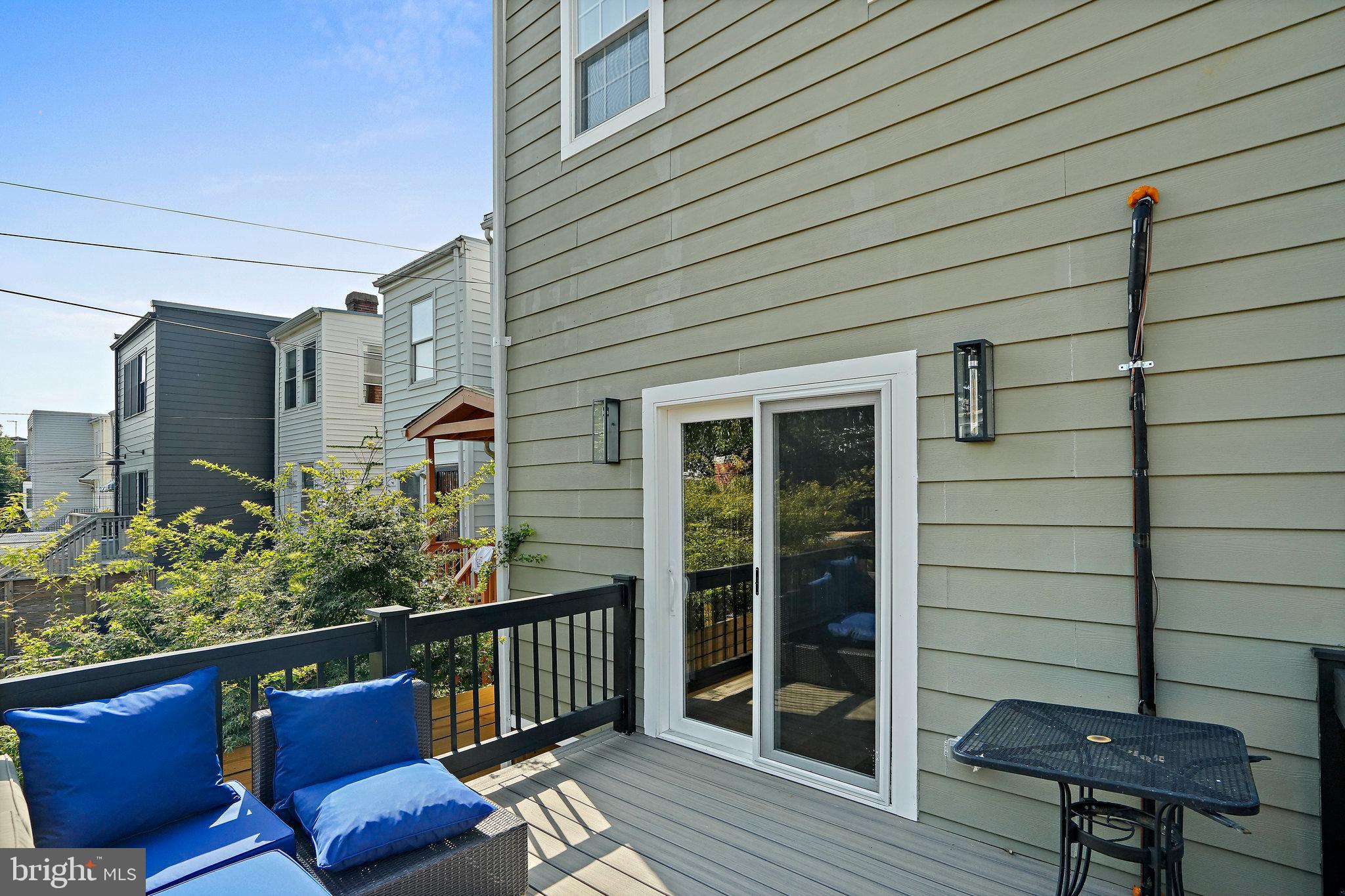 CAPITOL HILL - Residential