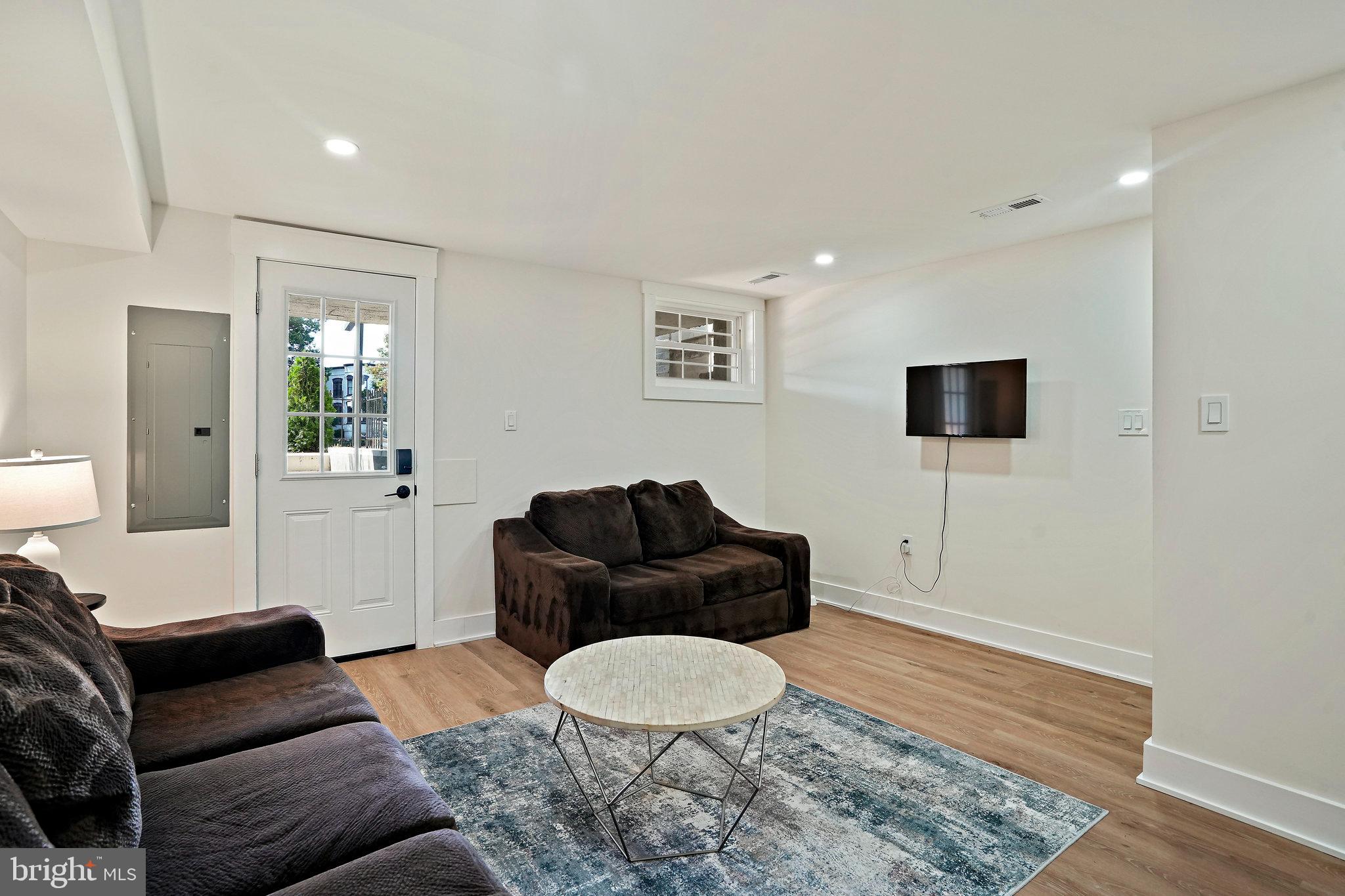 CAPITOL HILL - Residential