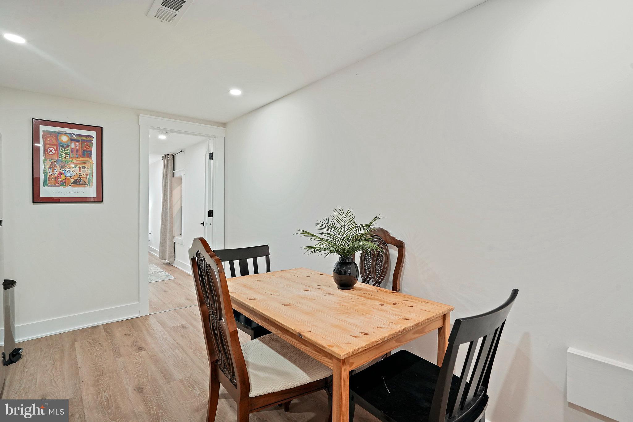 CAPITOL HILL - Residential