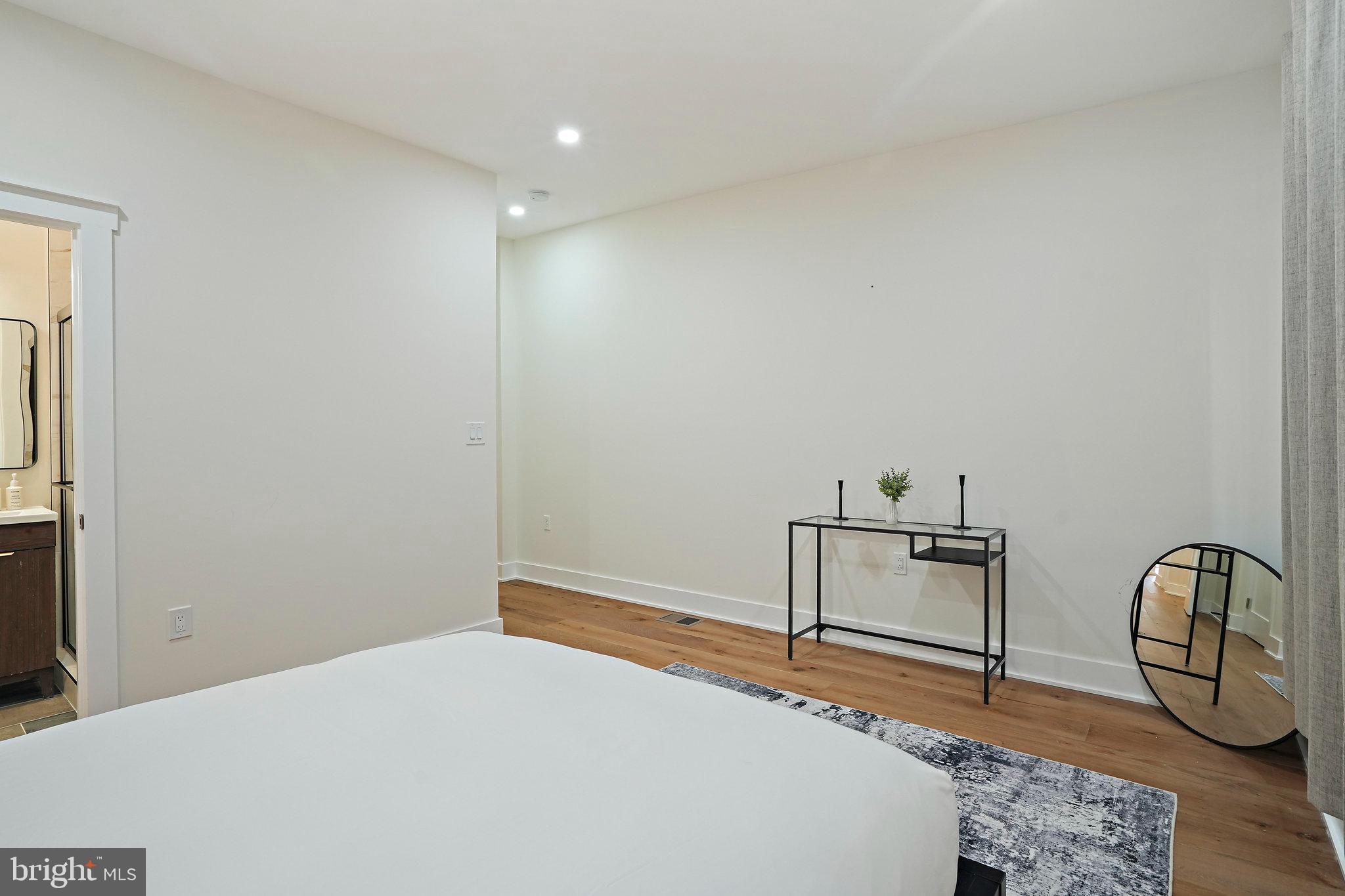 CAPITOL HILL - Residential