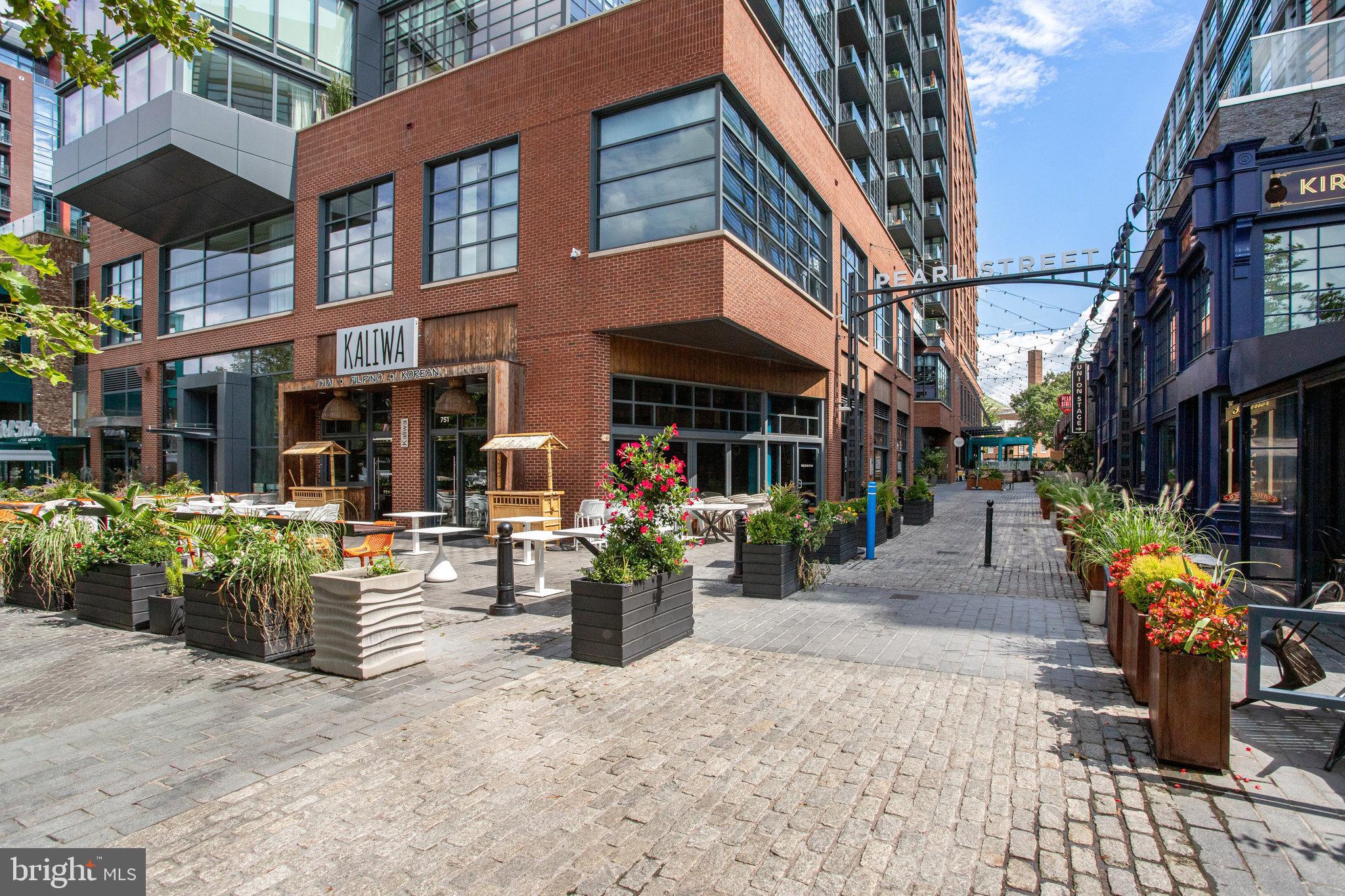 CAPITOL HILL - Residential