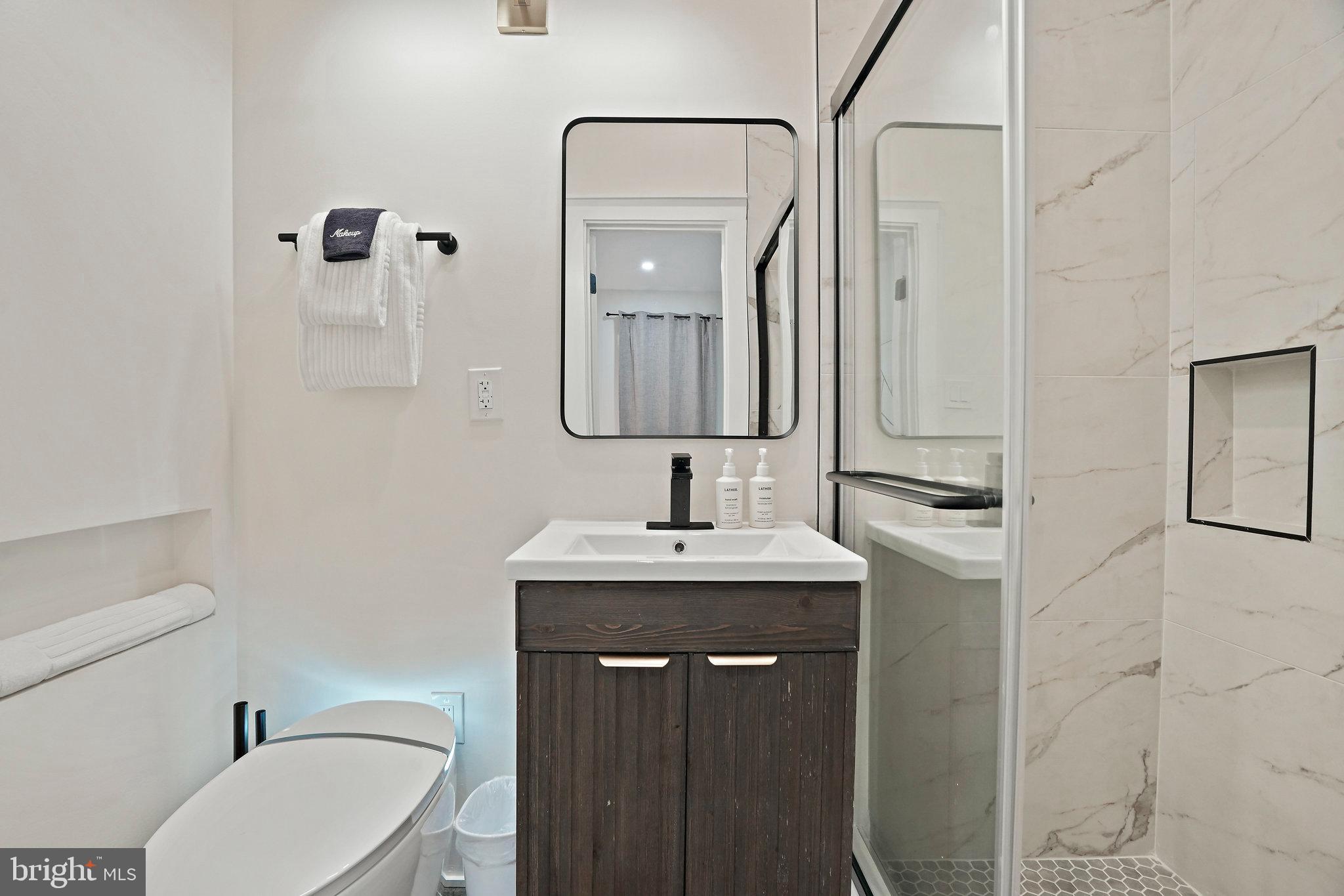 CAPITOL HILL - Residential