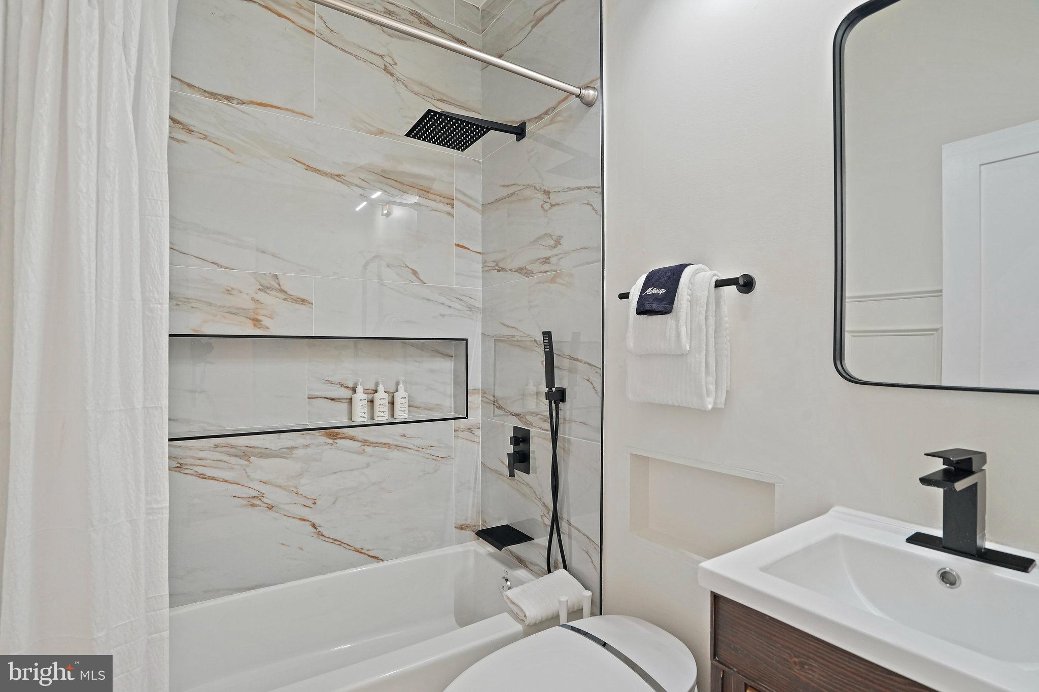 CAPITOL HILL - Residential