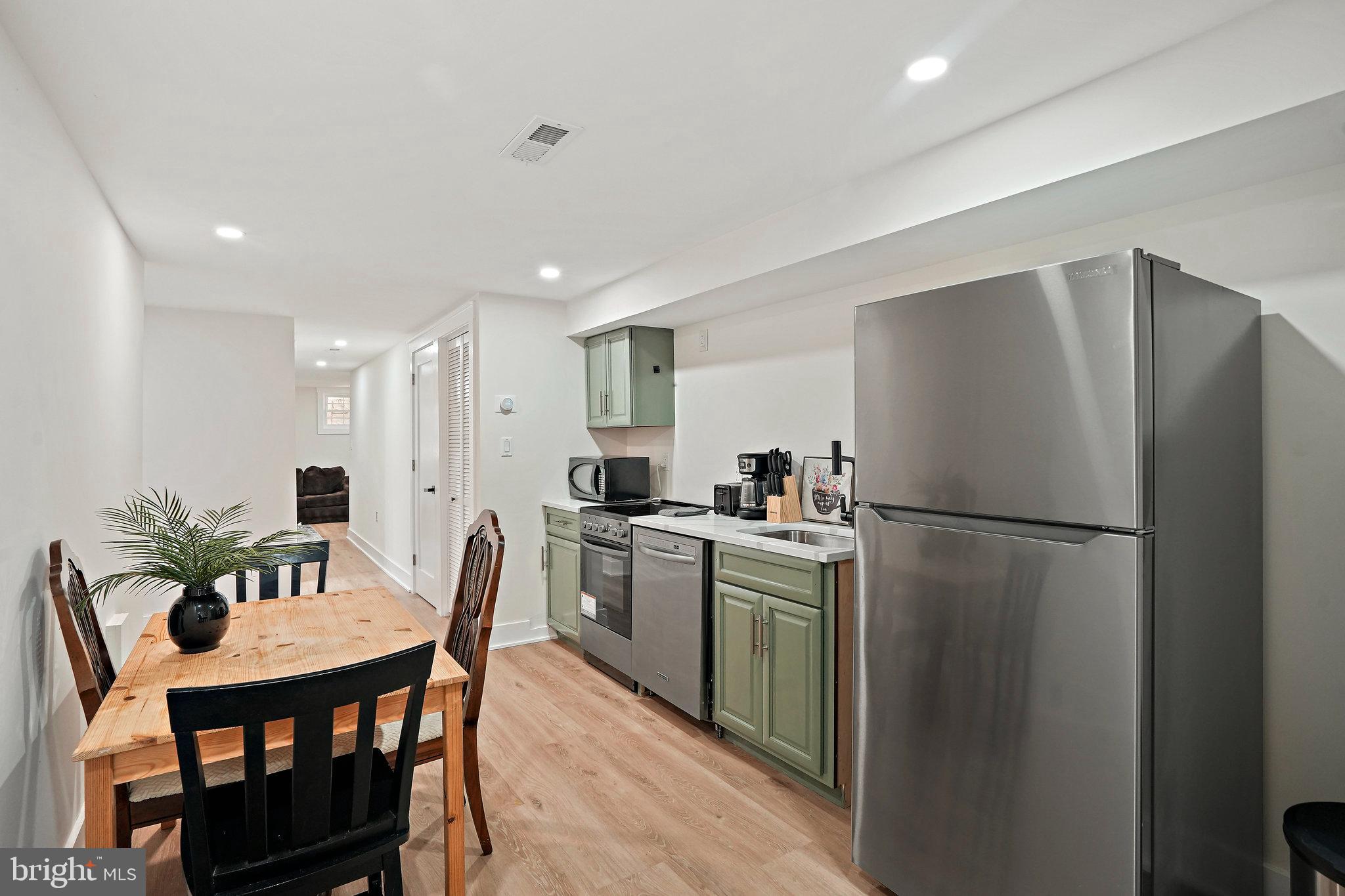 CAPITOL HILL - Residential