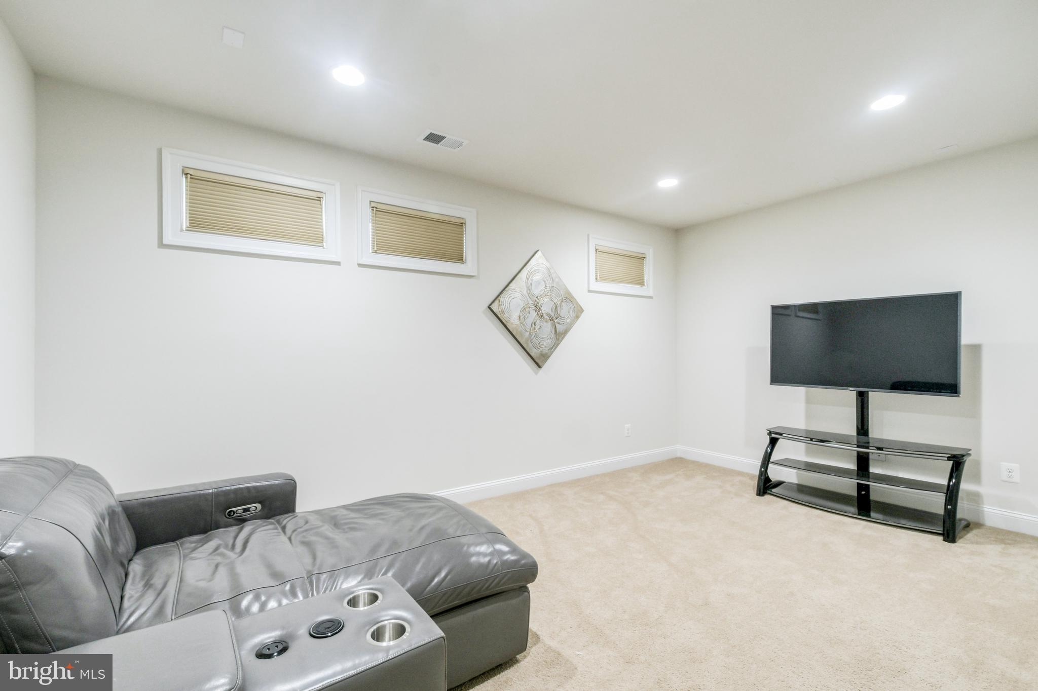 WESTBURY GLEN - Residential