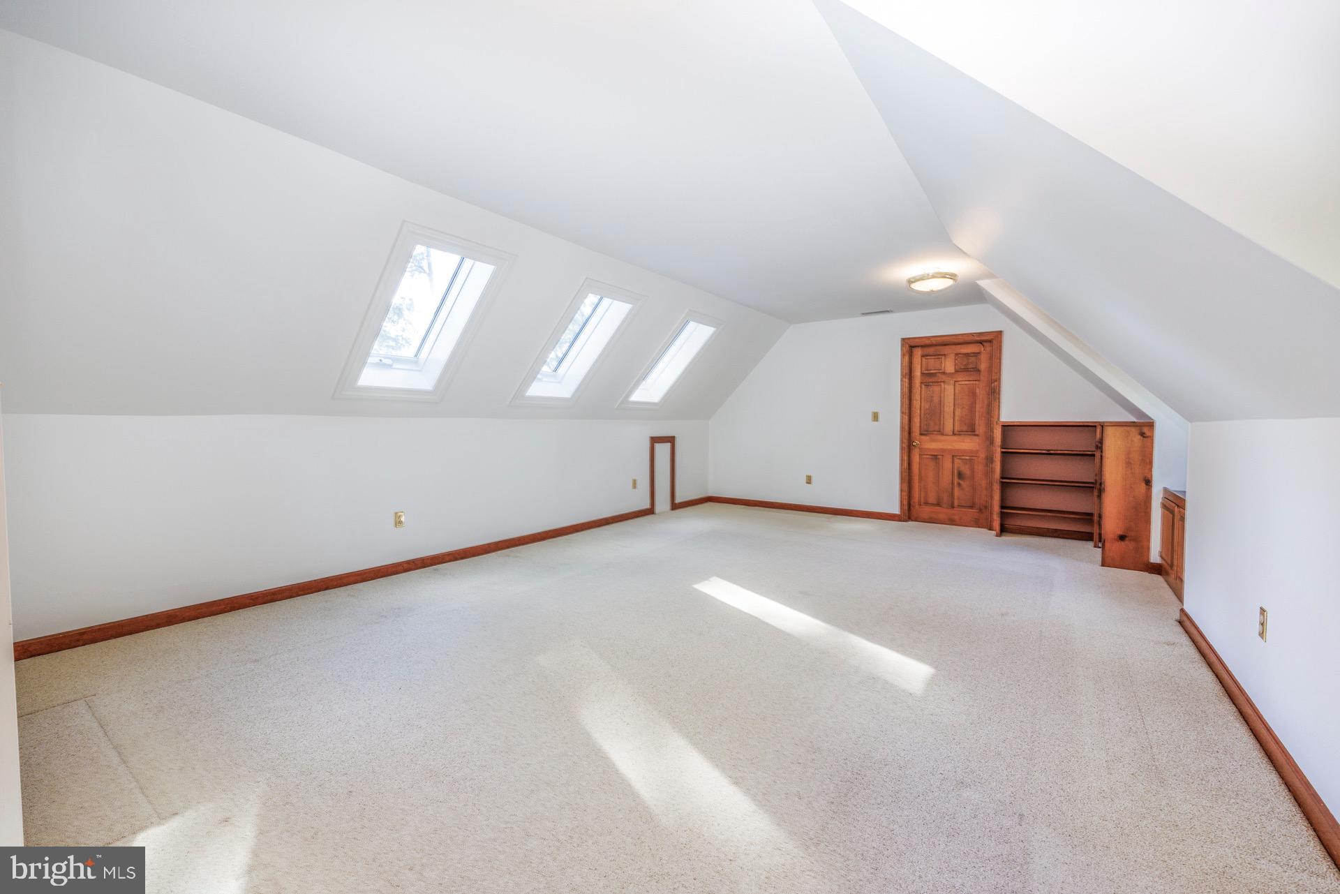 DEEP NECK - Residential