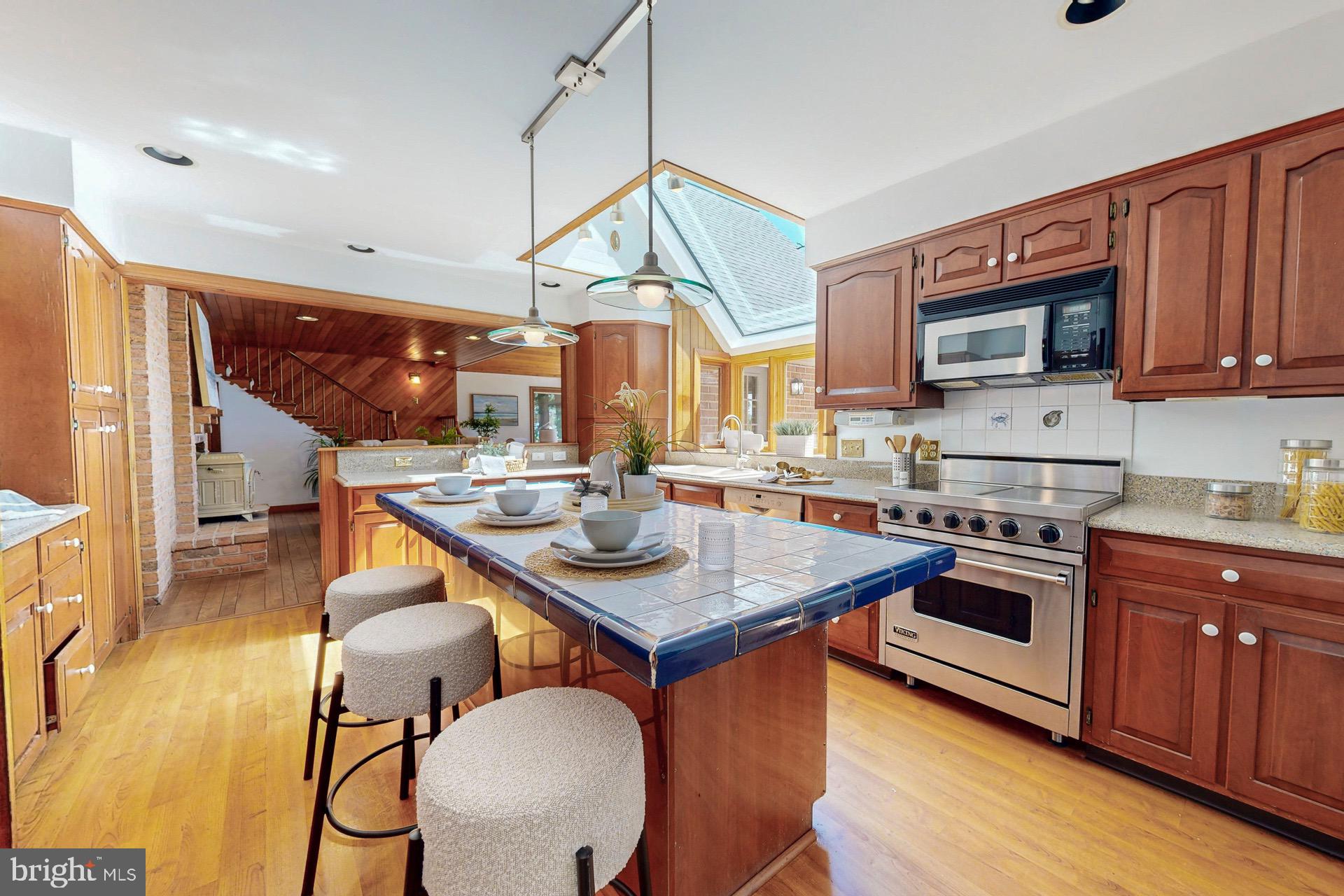 DEEP NECK - Residential