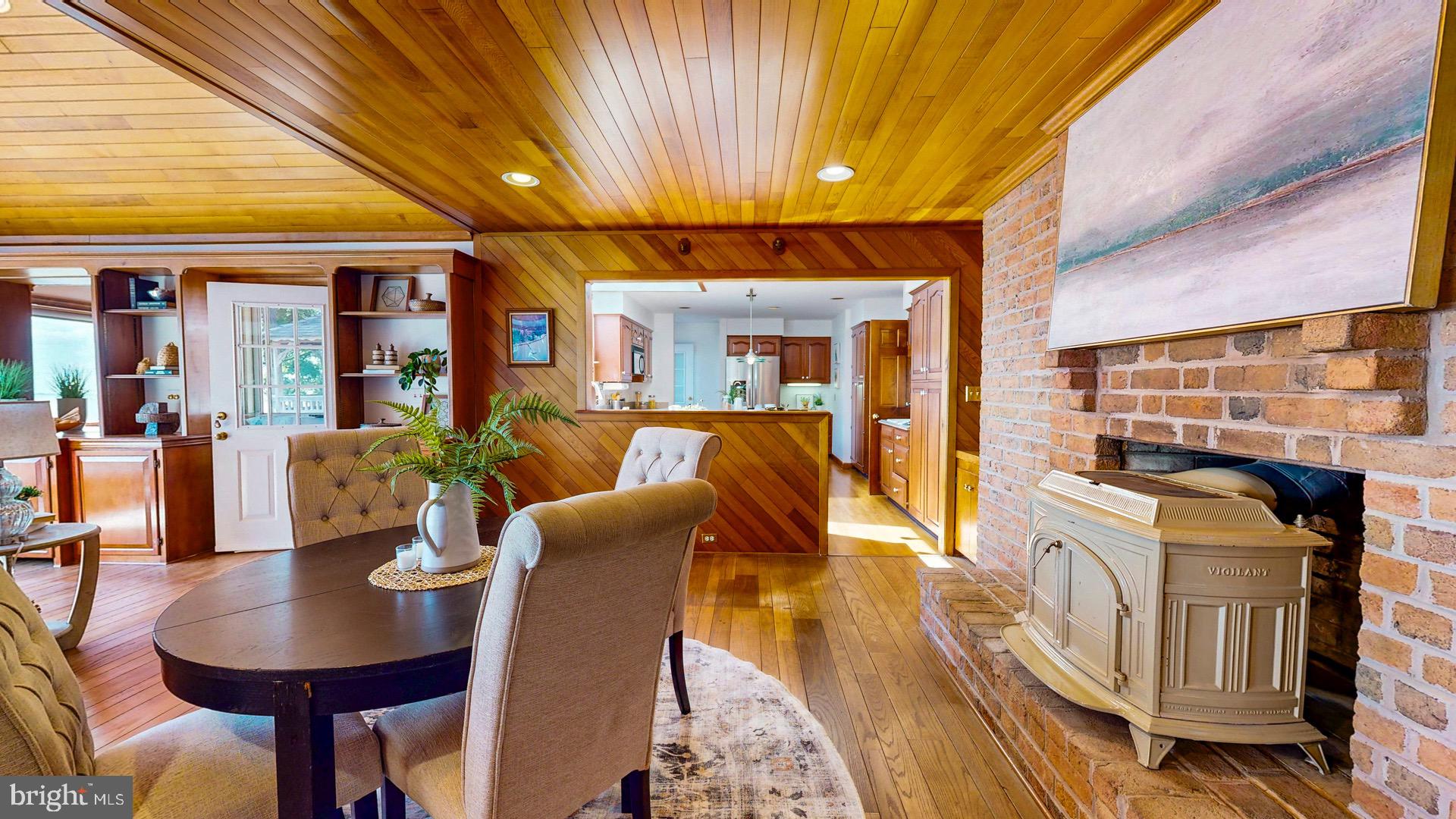 DEEP NECK - Residential