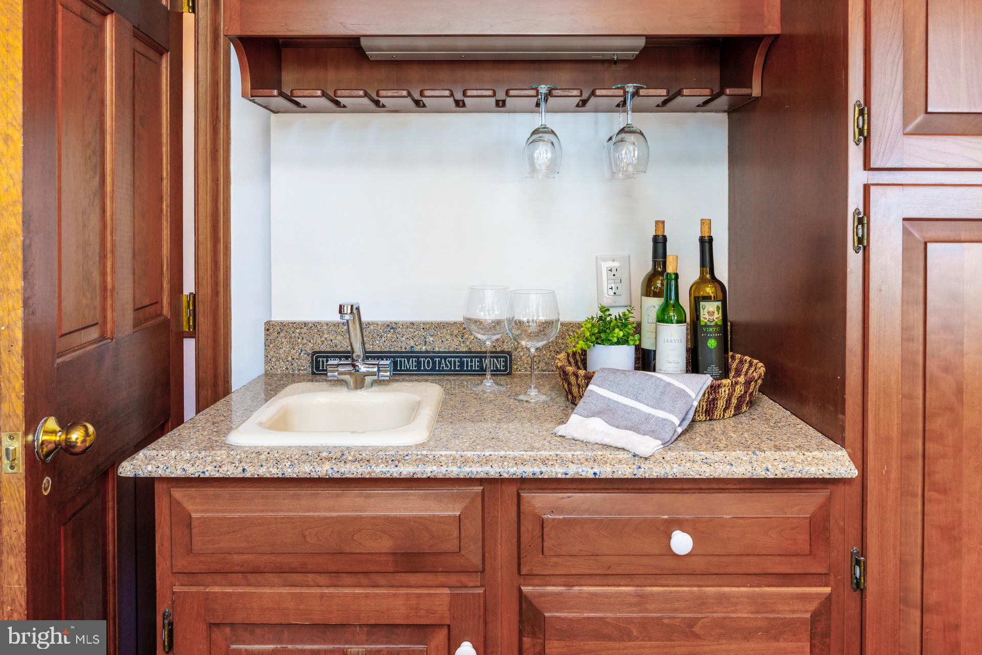 DEEP NECK - Residential