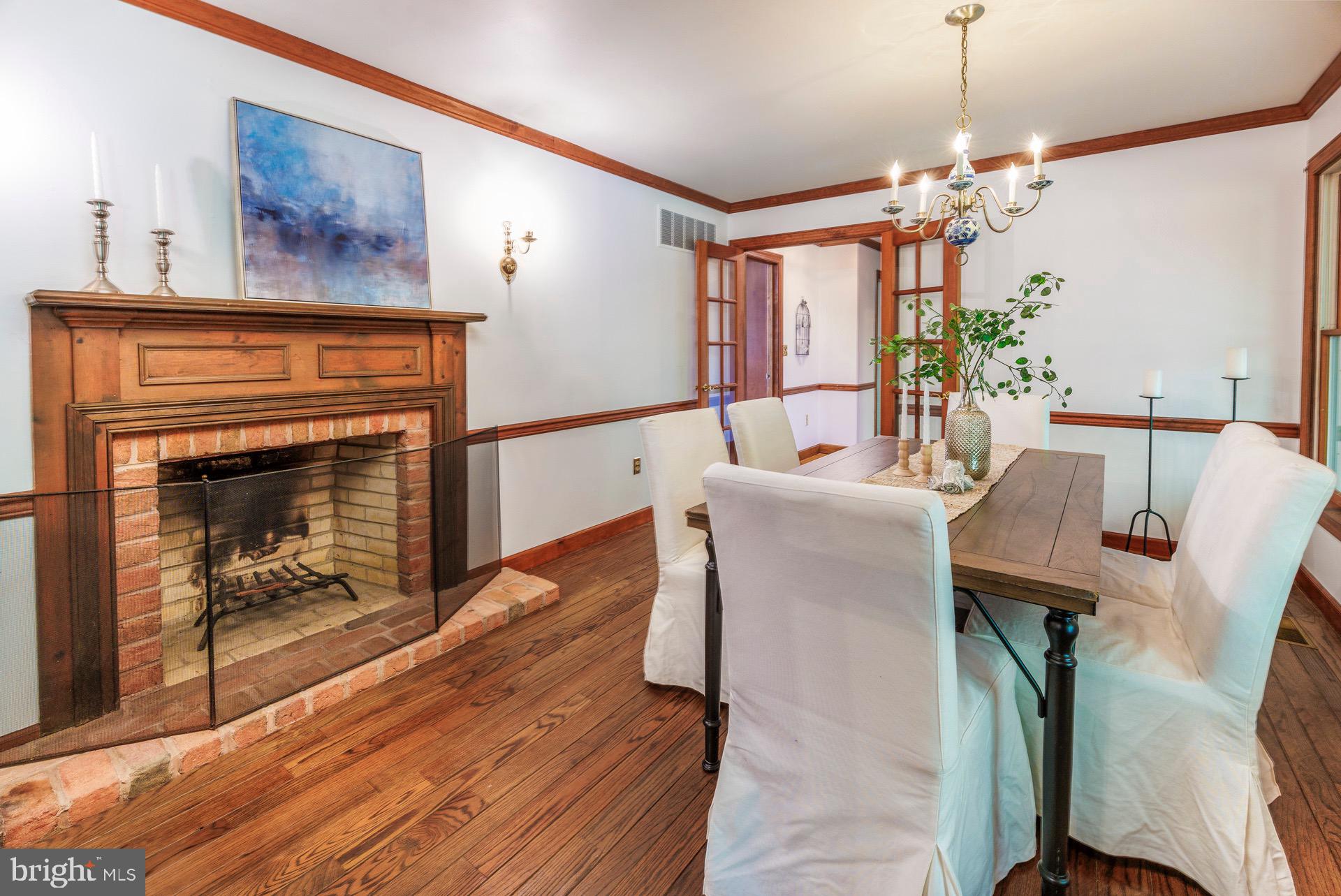 DEEP NECK - Residential