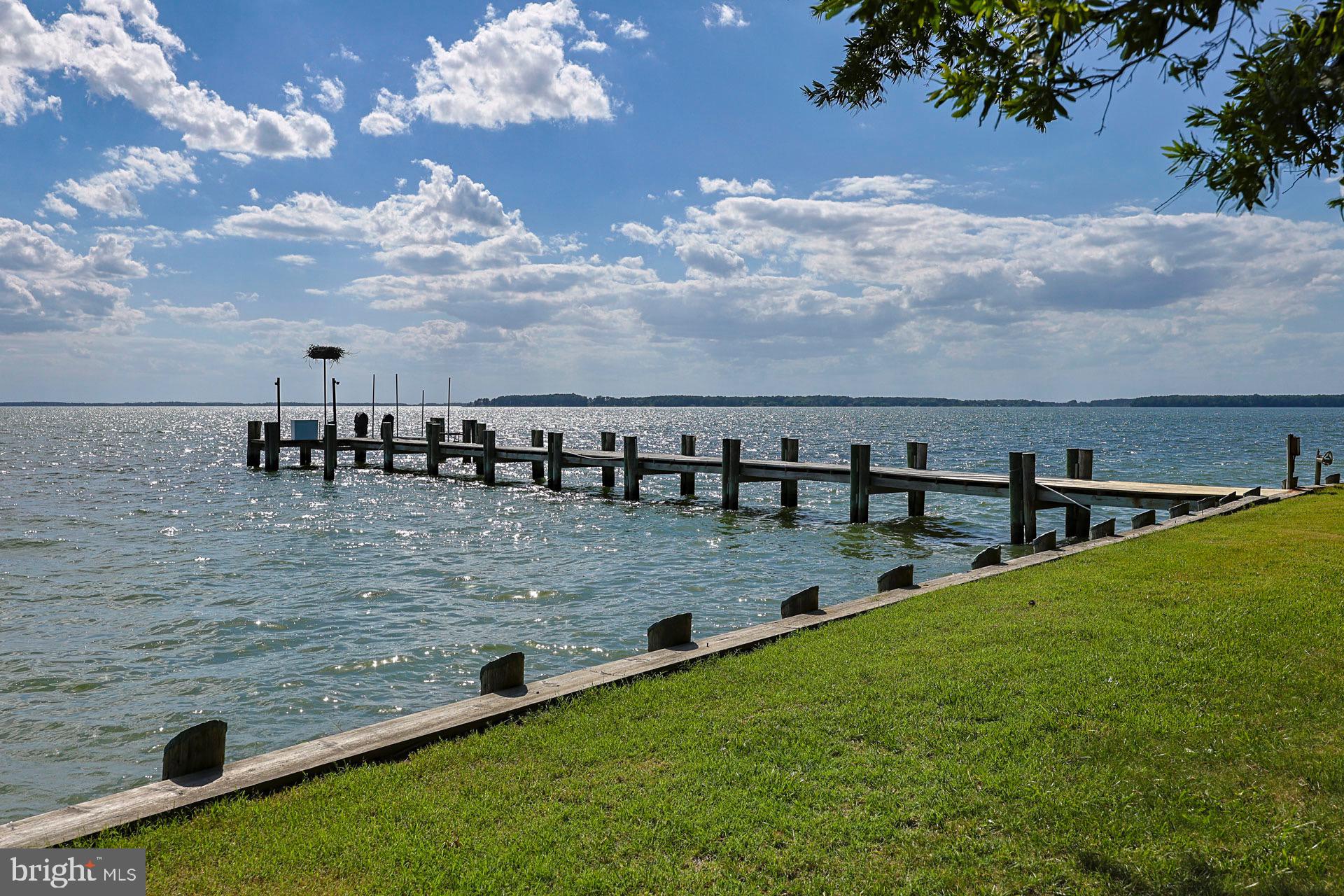 DEEP NECK - Residential