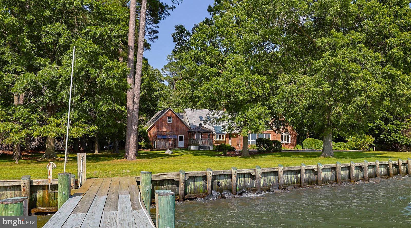 DEEP NECK - Residential