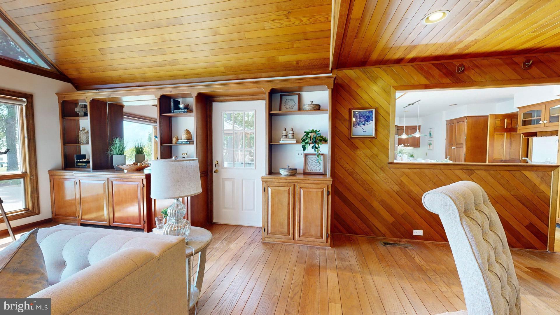 DEEP NECK - Residential