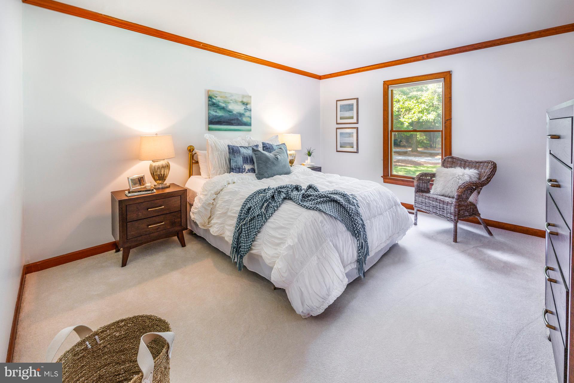 DEEP NECK - Residential