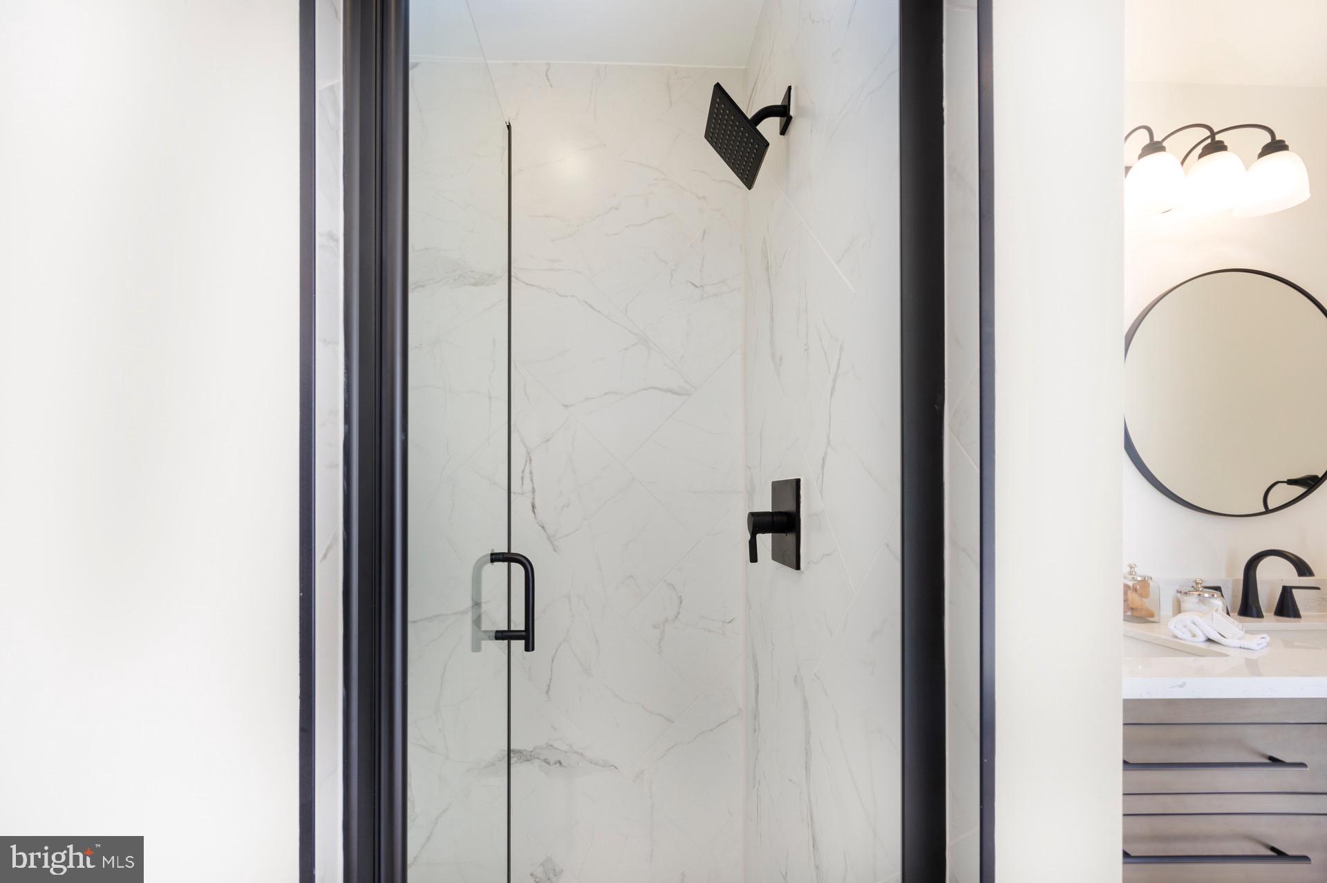 DEEP NECK - Residential