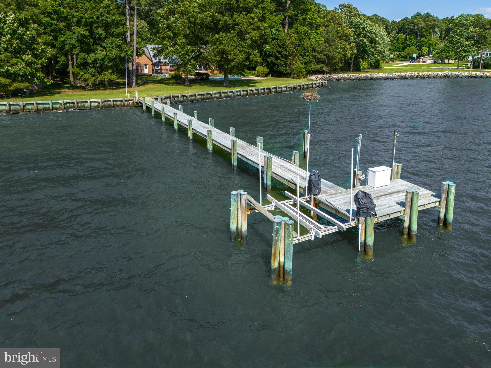 DEEP NECK - Residential