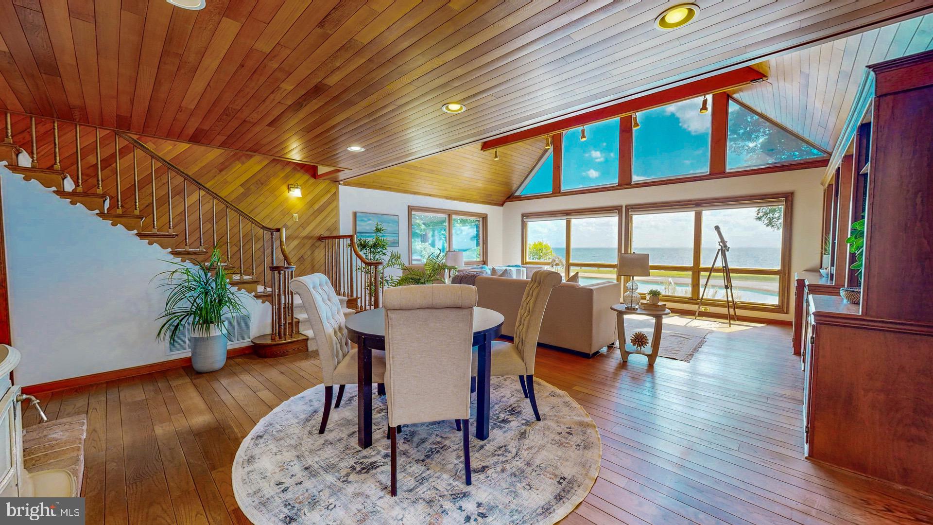 DEEP NECK - Residential