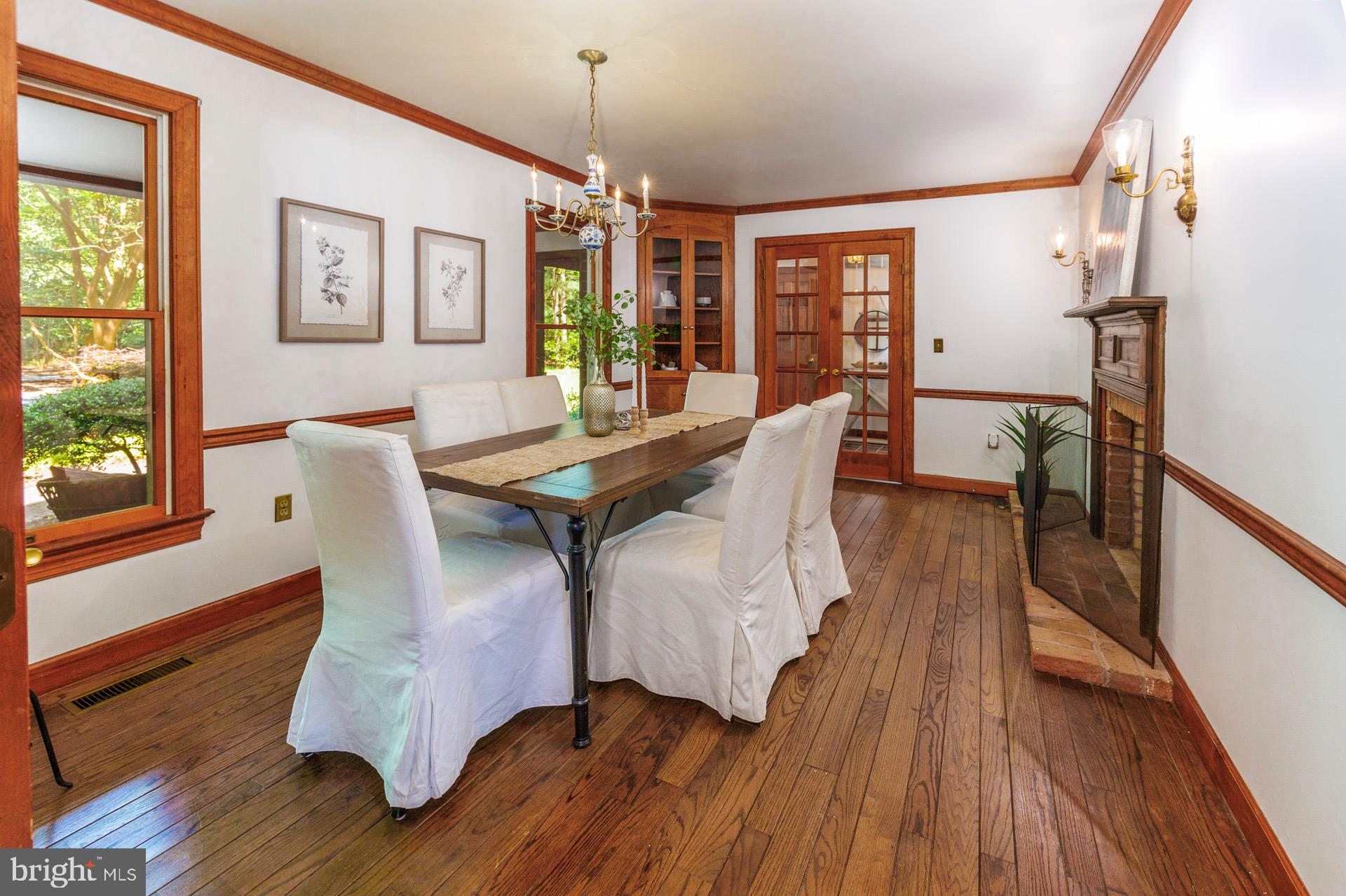 DEEP NECK - Residential