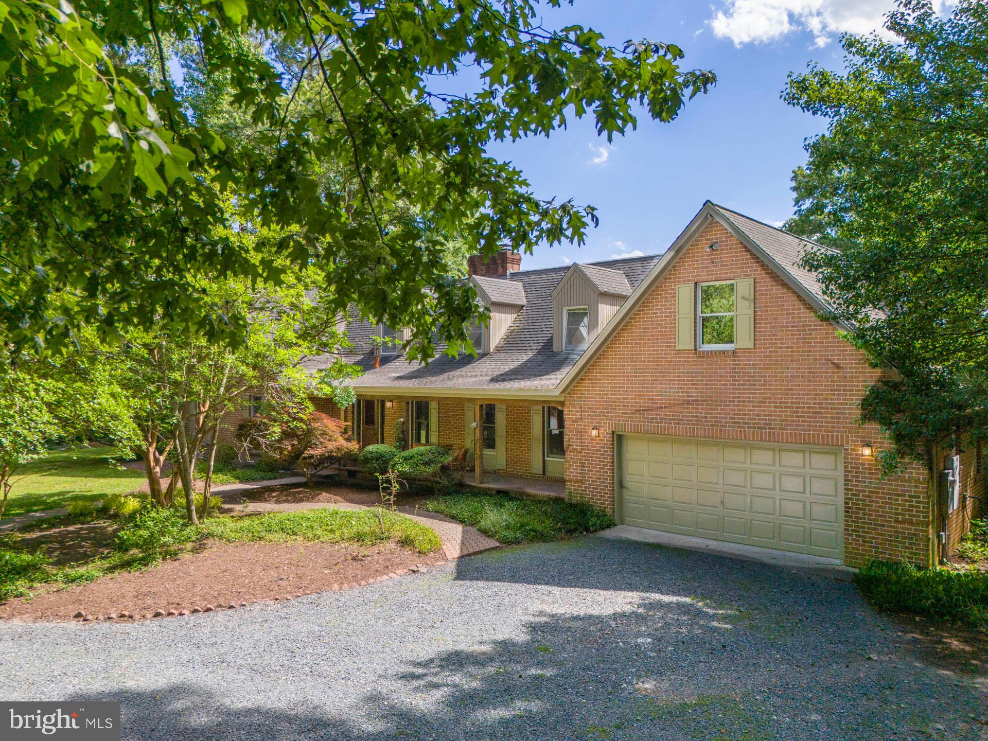 DEEP NECK - Residential