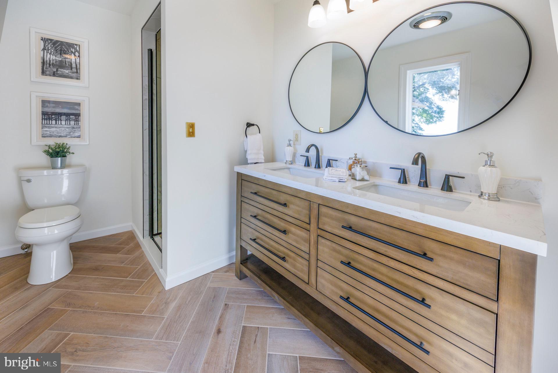 DEEP NECK - Residential