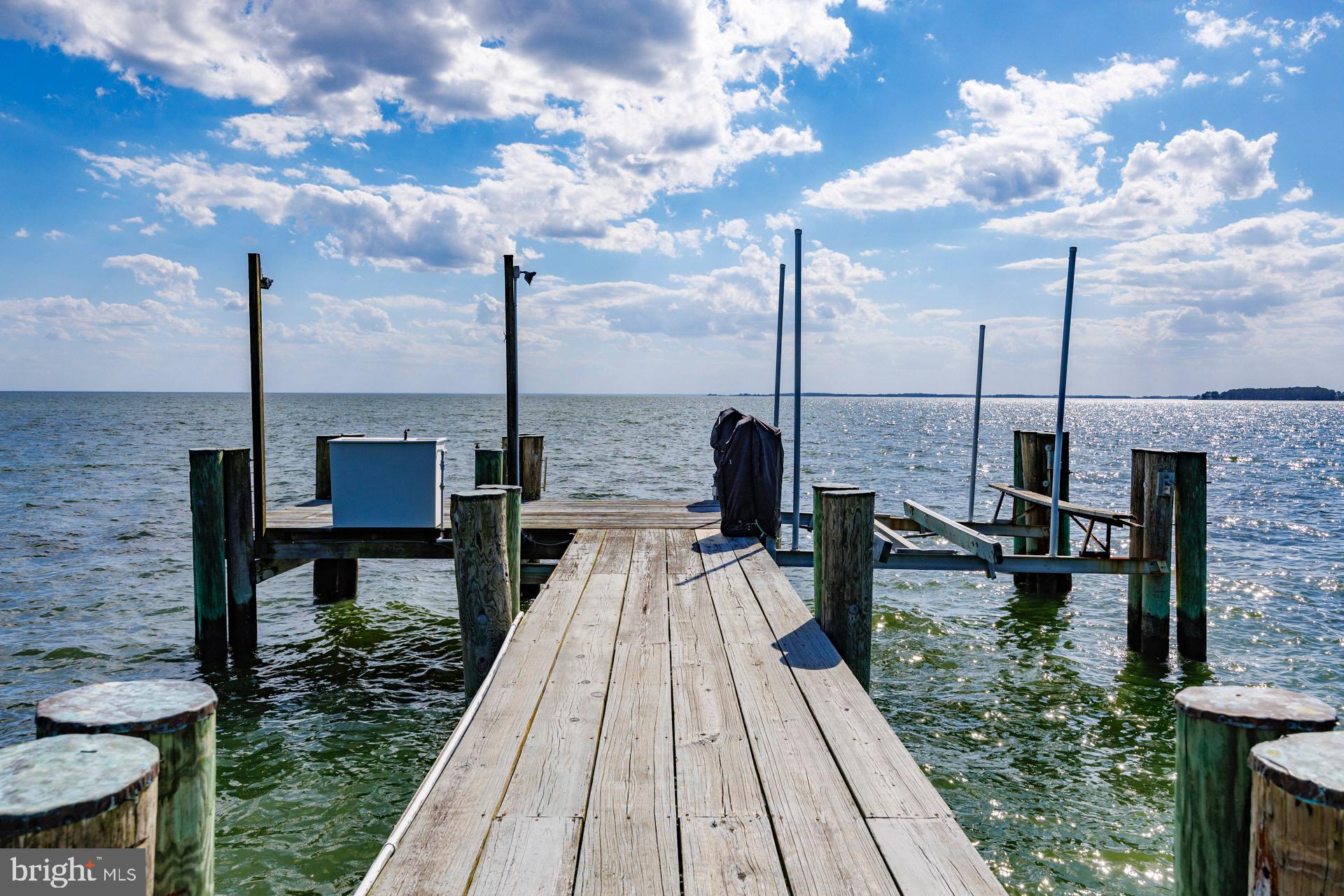 DEEP NECK - Residential