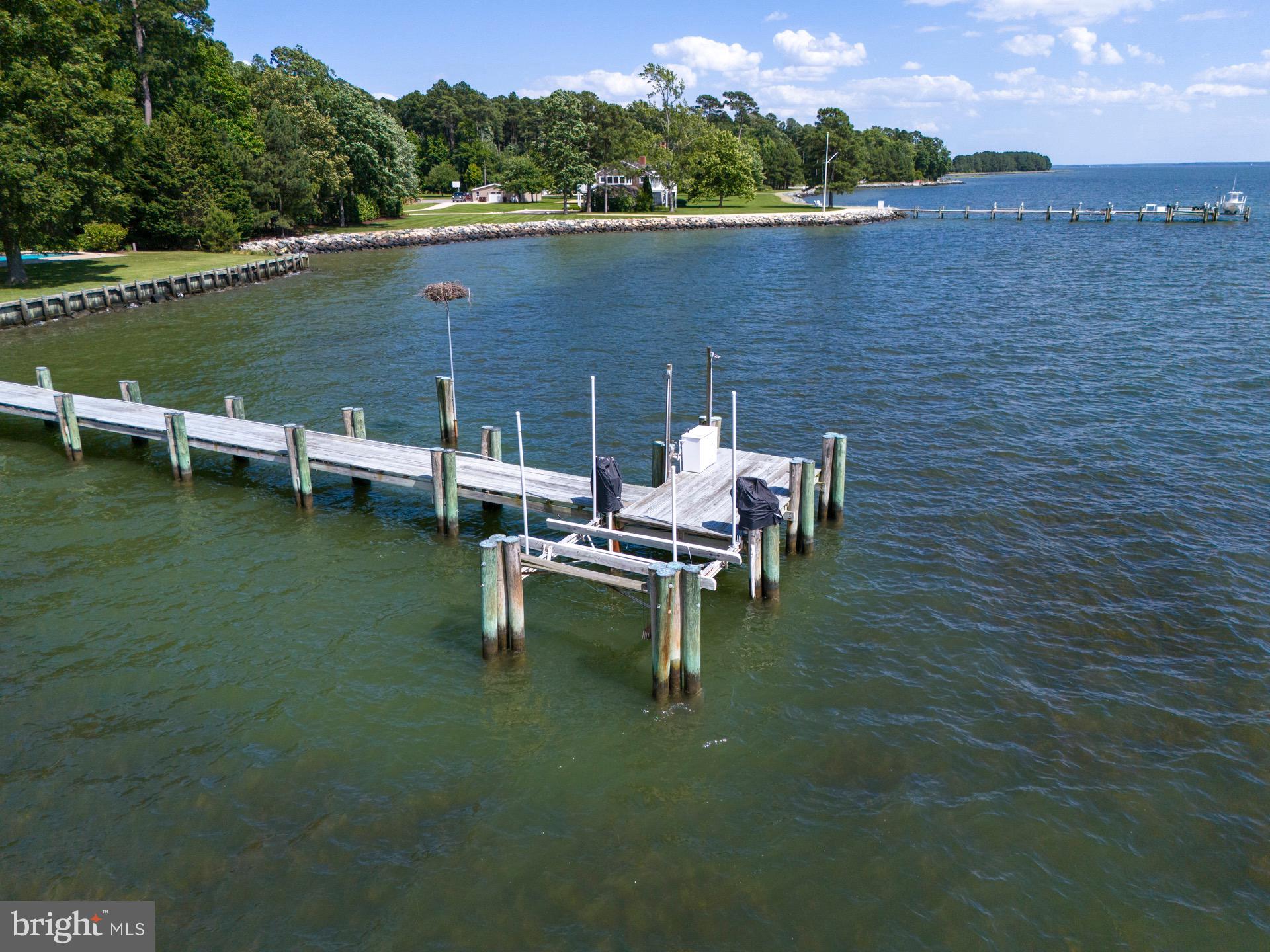 DEEP NECK - Residential