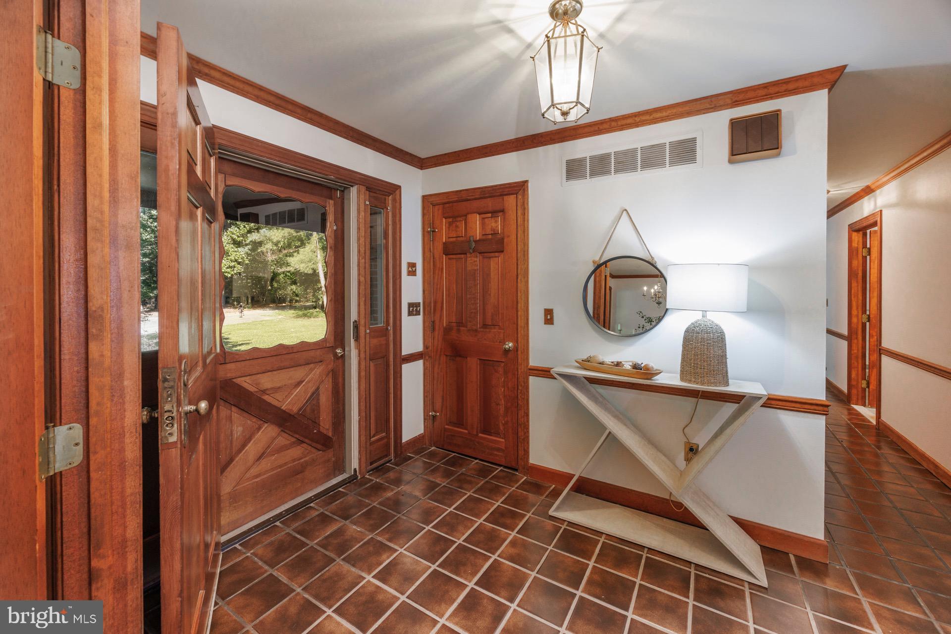 DEEP NECK - Residential