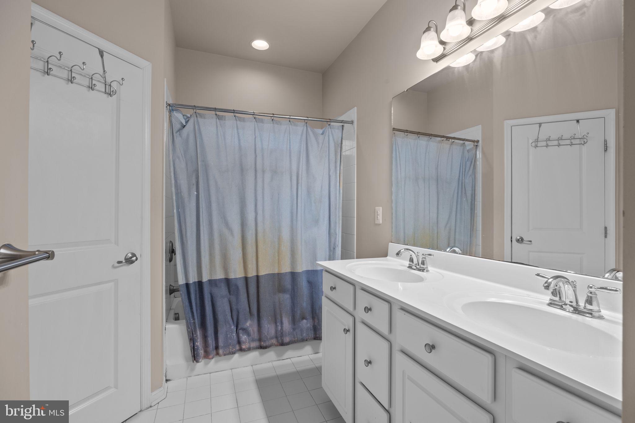 OVERLOOK AT CARRIAGE - Residential