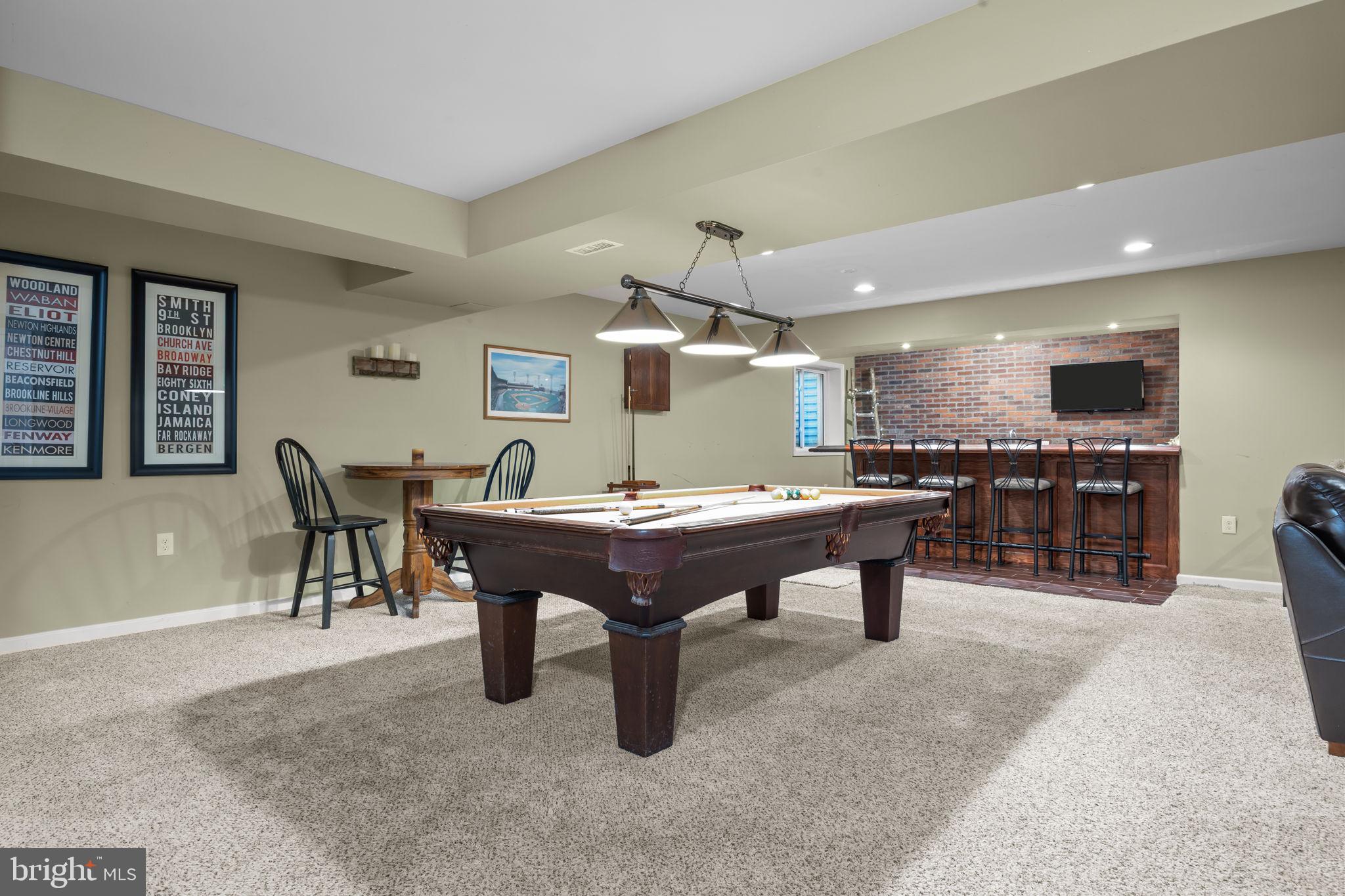 OVERLOOK AT CARRIAGE - Residential