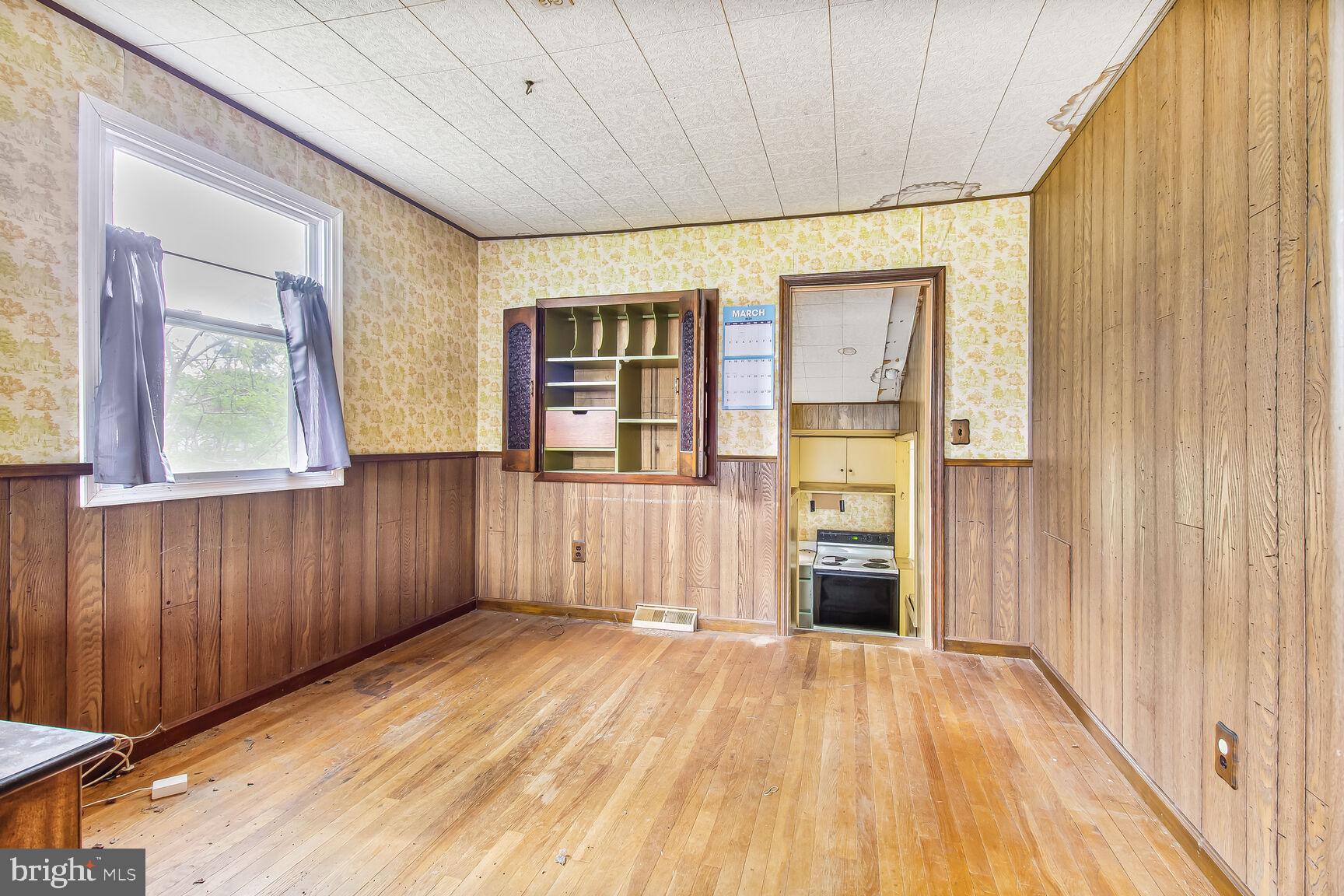 FERNGLEN MANOR - Residential