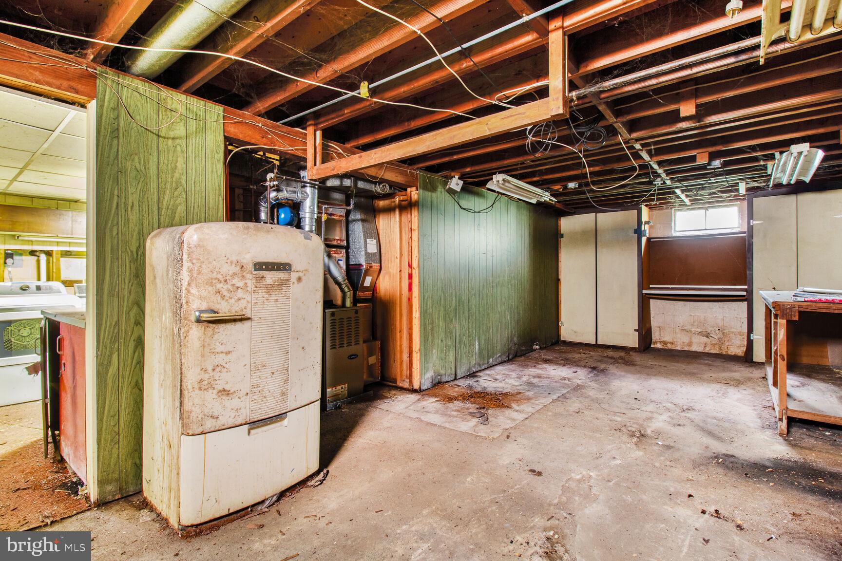 FERNGLEN MANOR - Residential