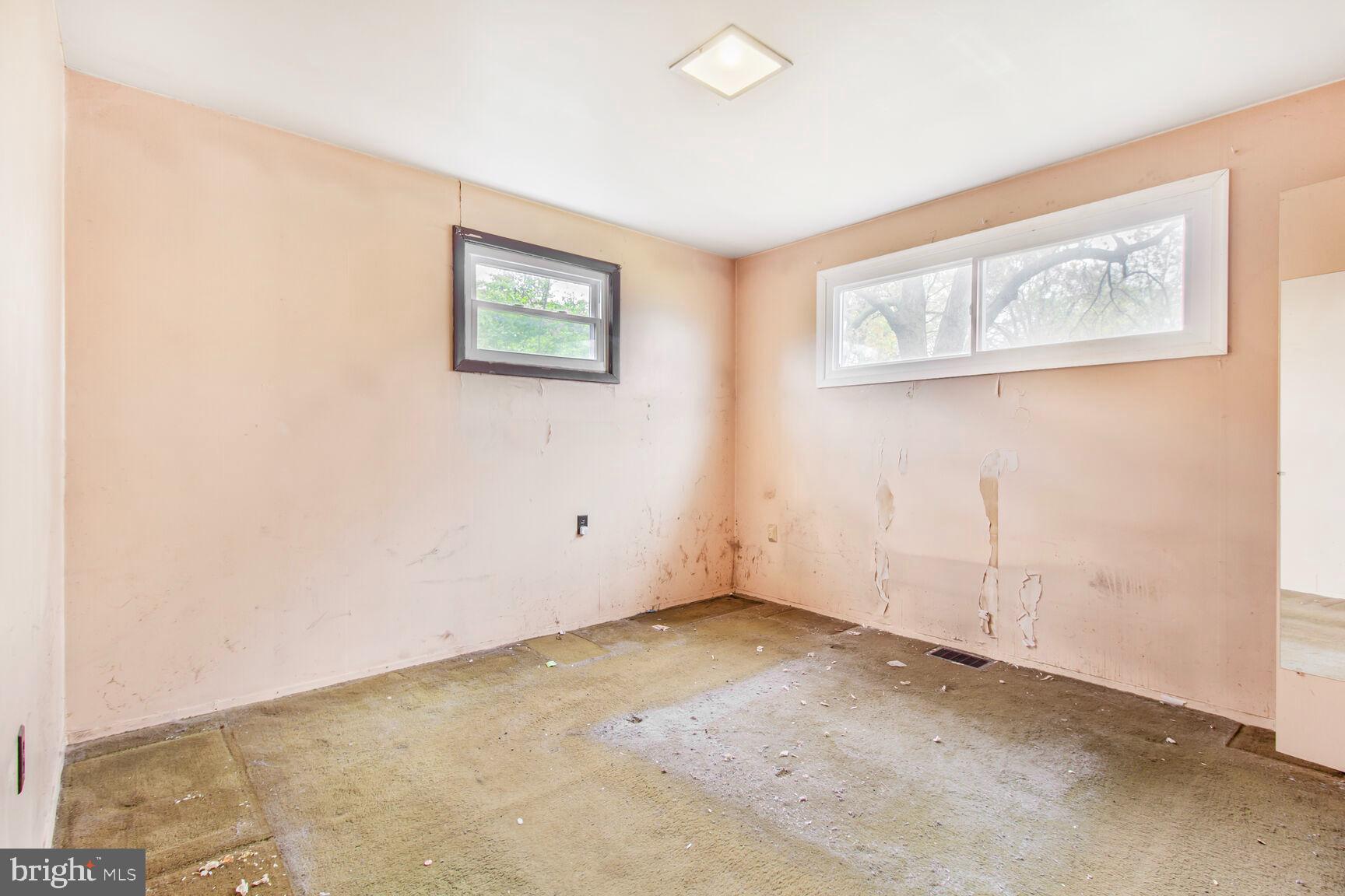 FERNGLEN MANOR - Residential