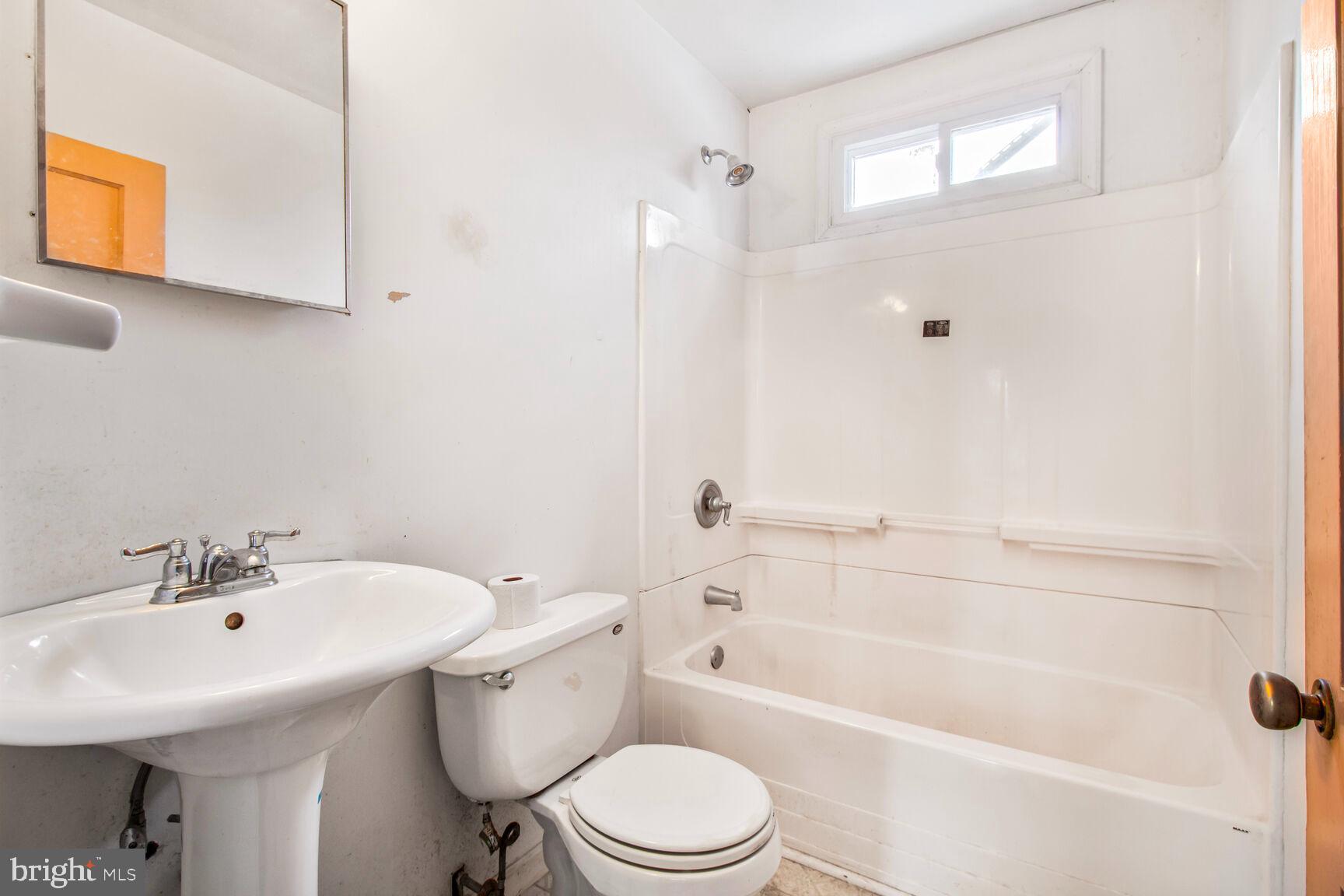 FERNGLEN MANOR - Residential