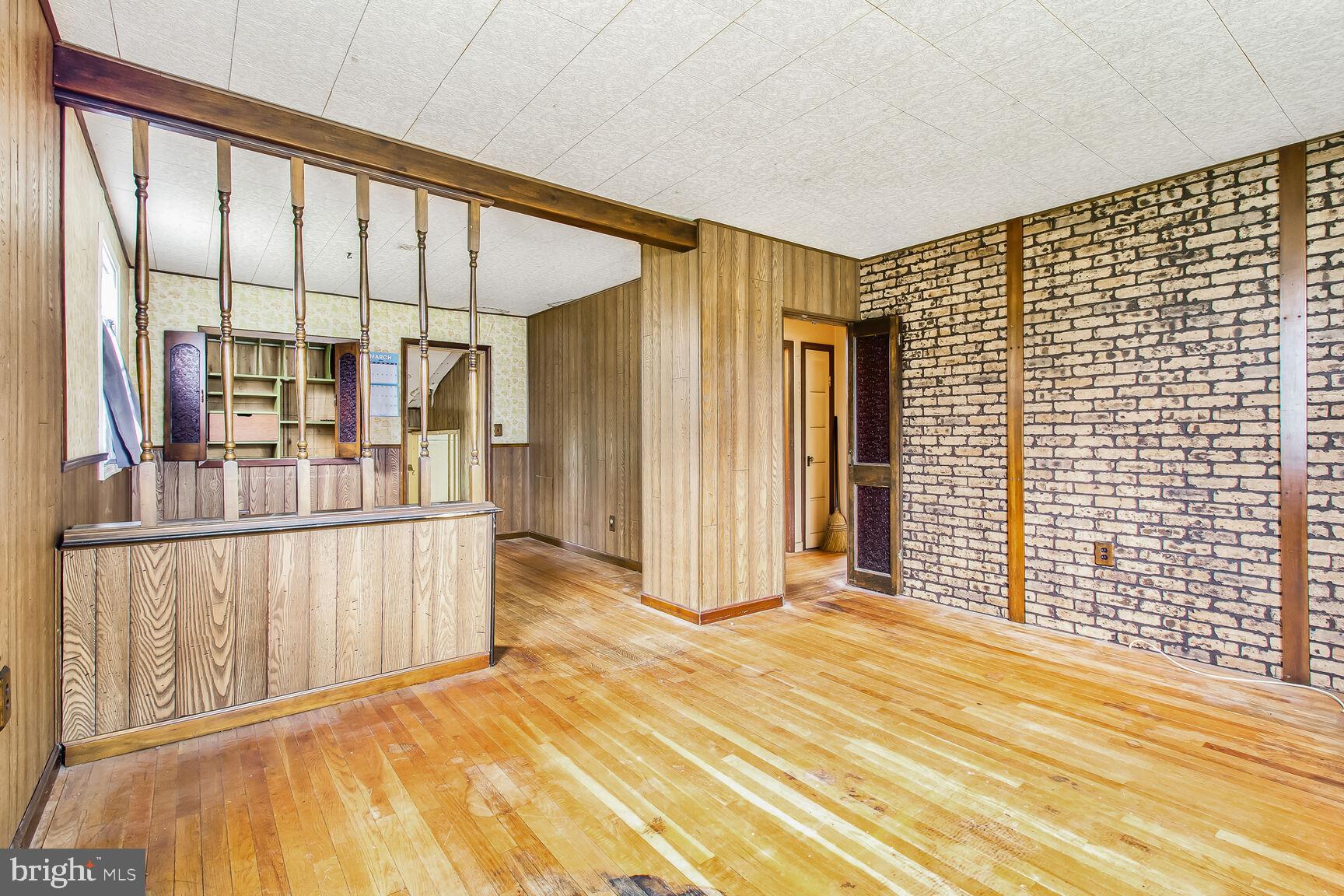 FERNGLEN MANOR - Residential