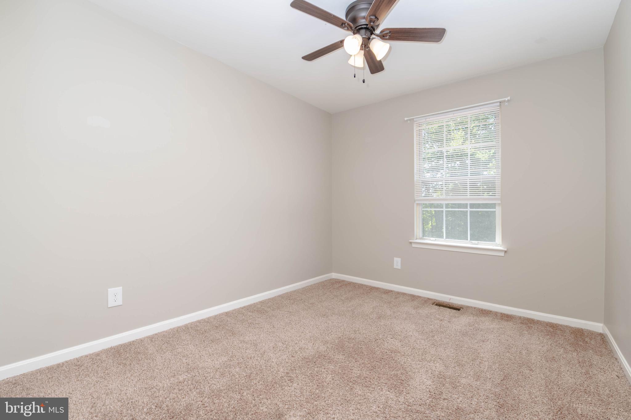 CONSTANT FRIENDSHIP - Residential