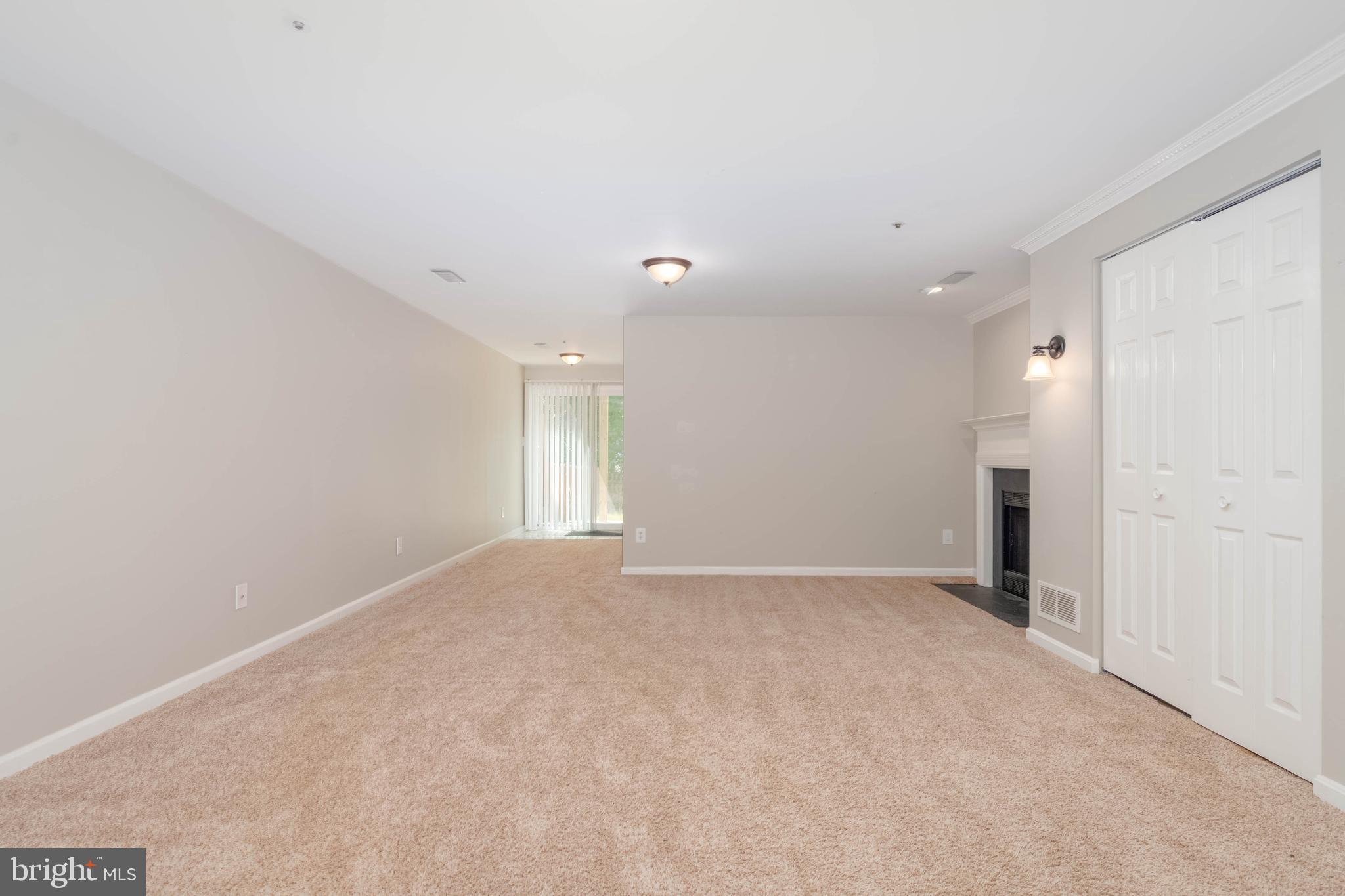 CONSTANT FRIENDSHIP - Residential