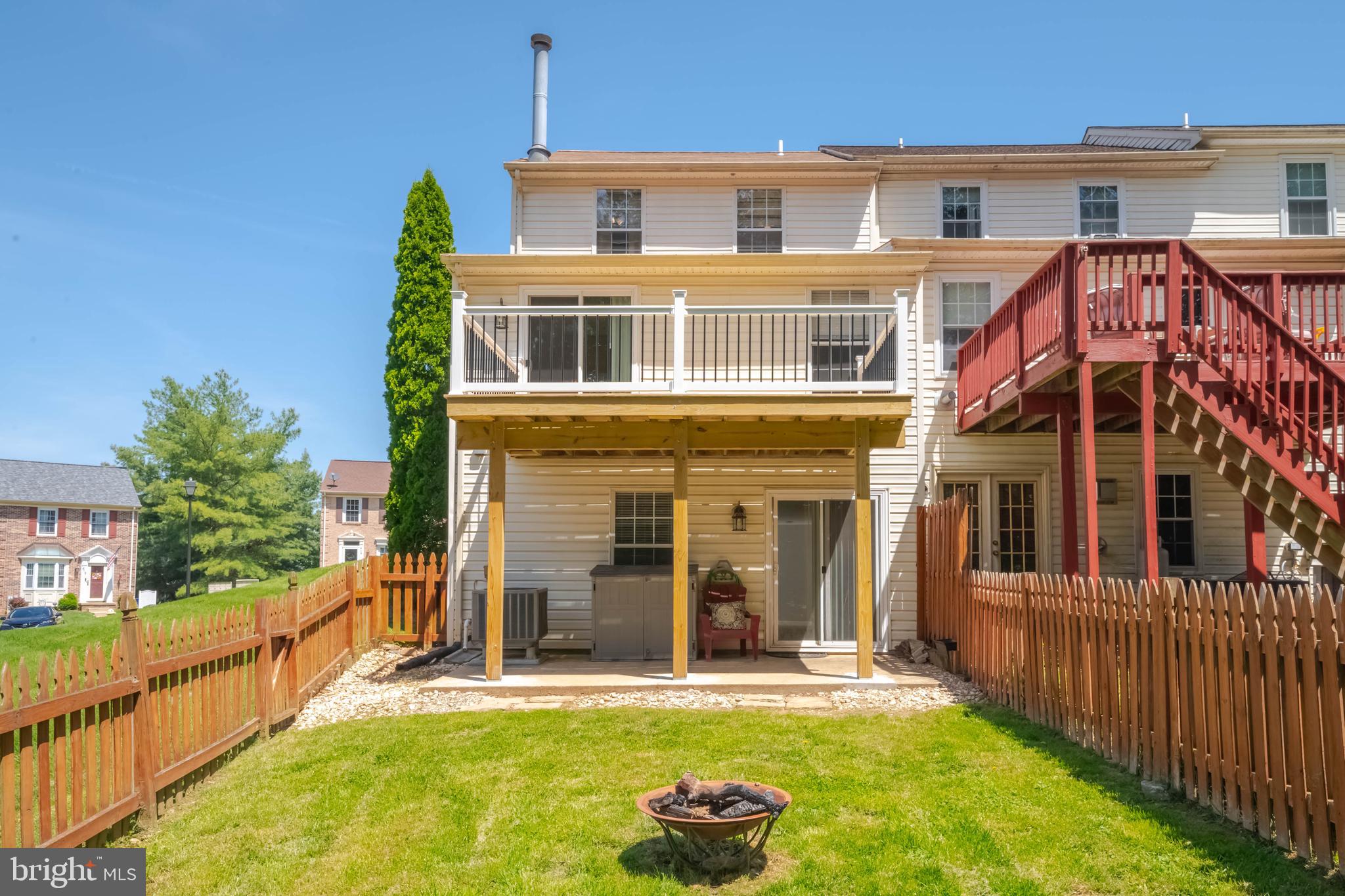 CONSTANT FRIENDSHIP - Residential