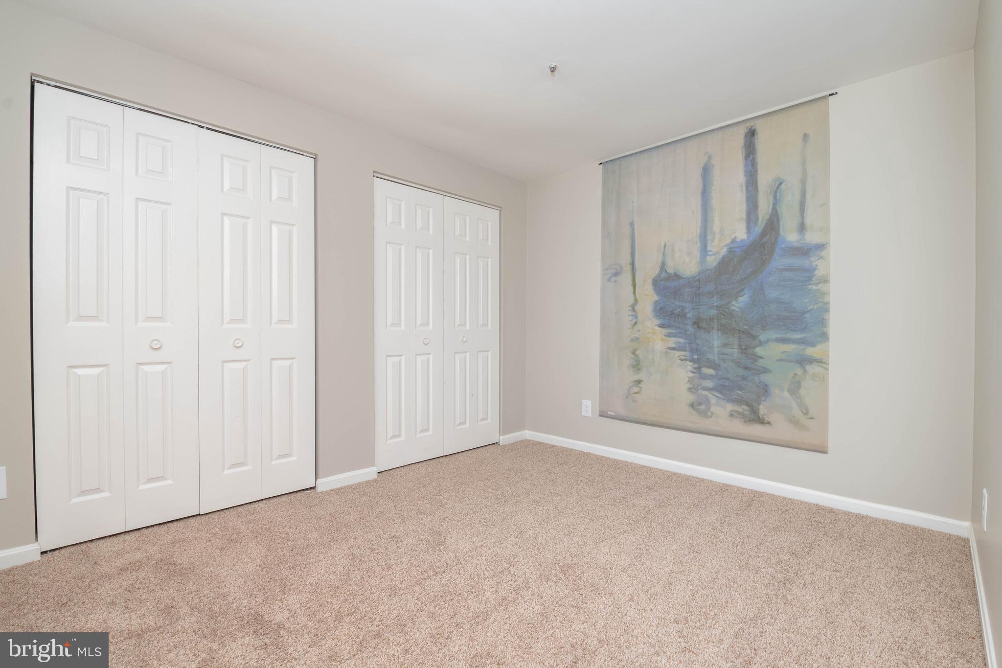 CONSTANT FRIENDSHIP - Residential