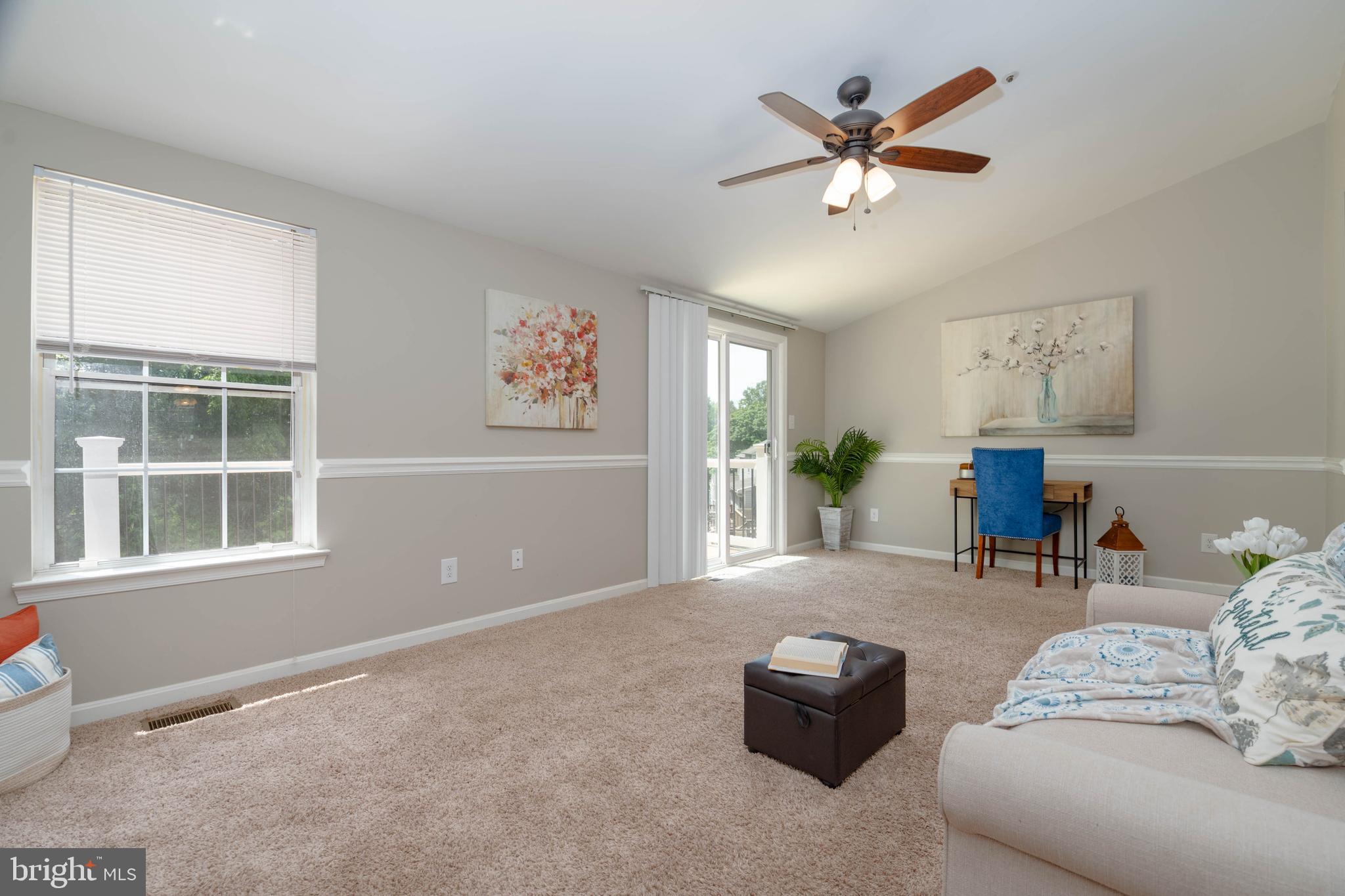 CONSTANT FRIENDSHIP - Residential