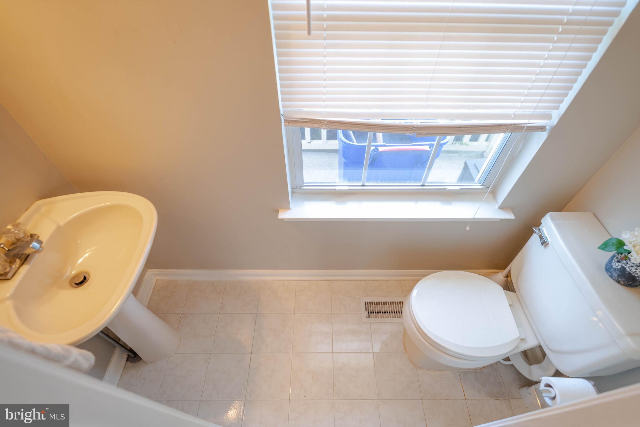 CONSTANT FRIENDSHIP - Residential